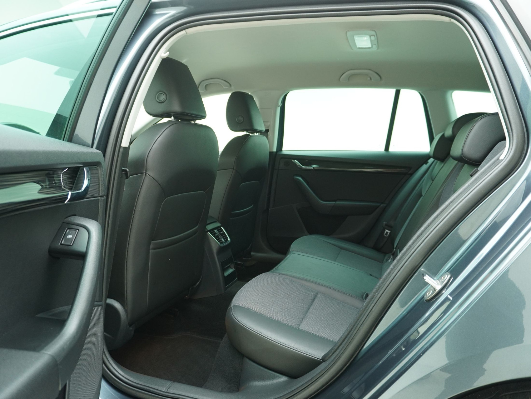 SKODA Octavia Combi 2.0 TDI DSG Style 4×4