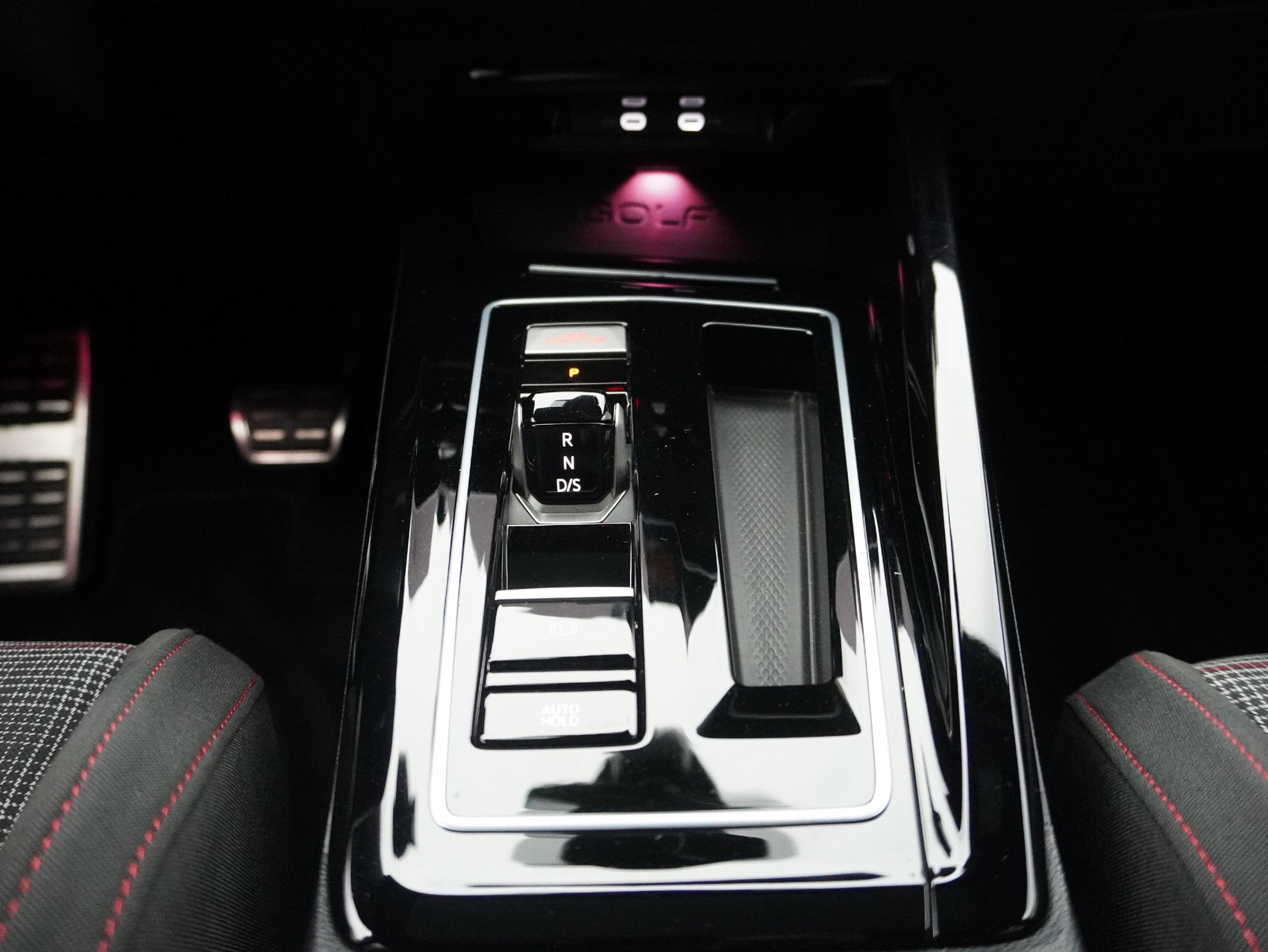 VW Golf 8.5 2.0 TSI DSG GTI Black Style (2025) ** Harman/Kardon / Head-Up / Panoramadach **