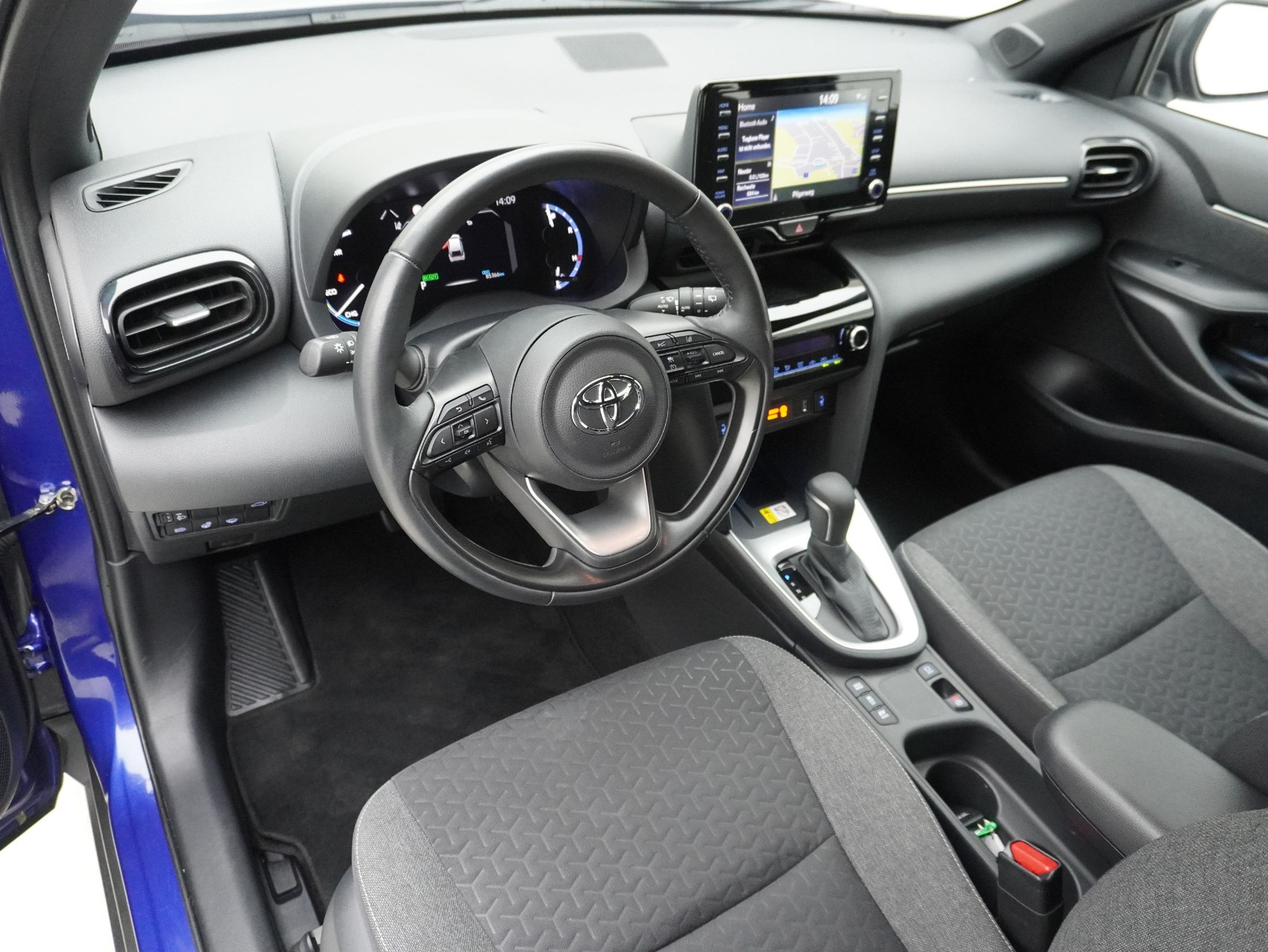 TOYOTA Yaris Cross 1.5 VVT-i HSD Trend