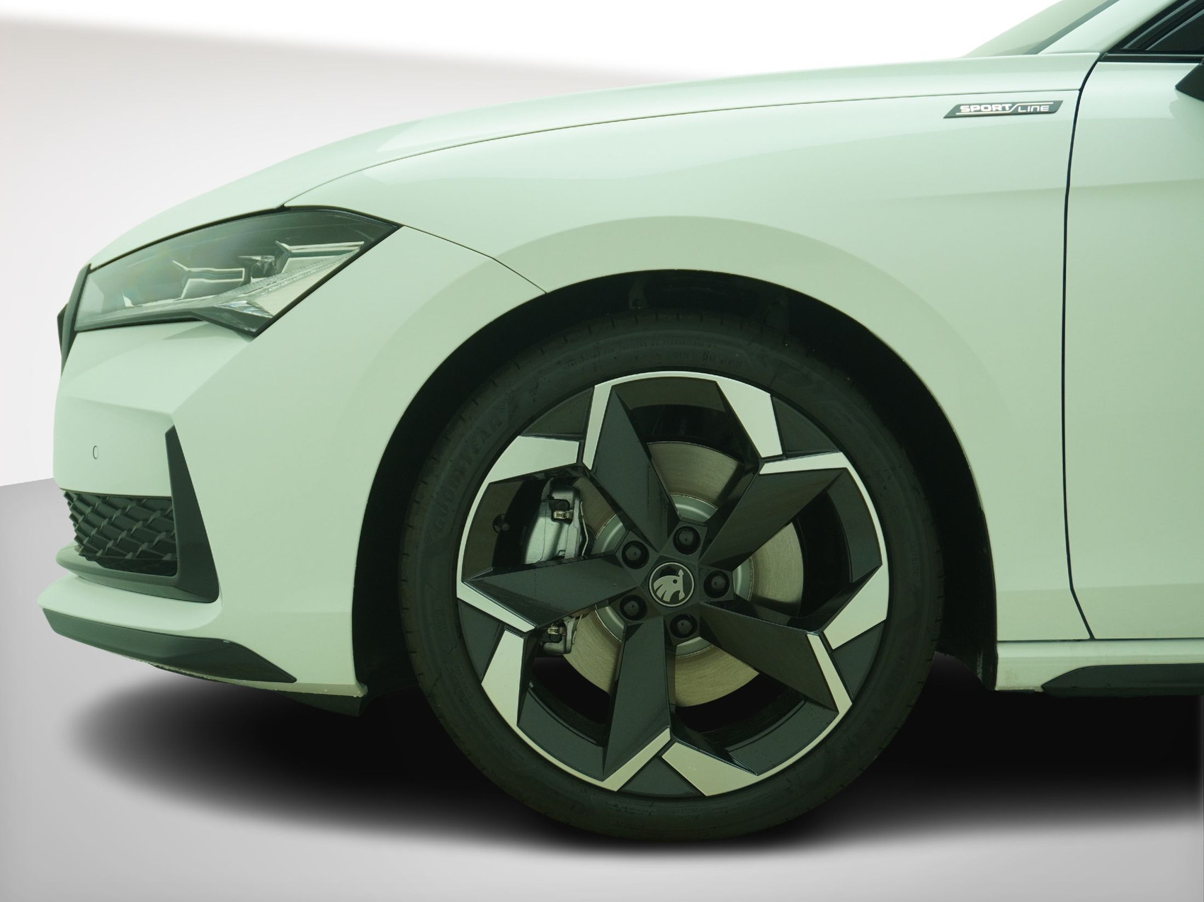 SKODA Superb 2.0 TSI Sportline 4×4 DSG