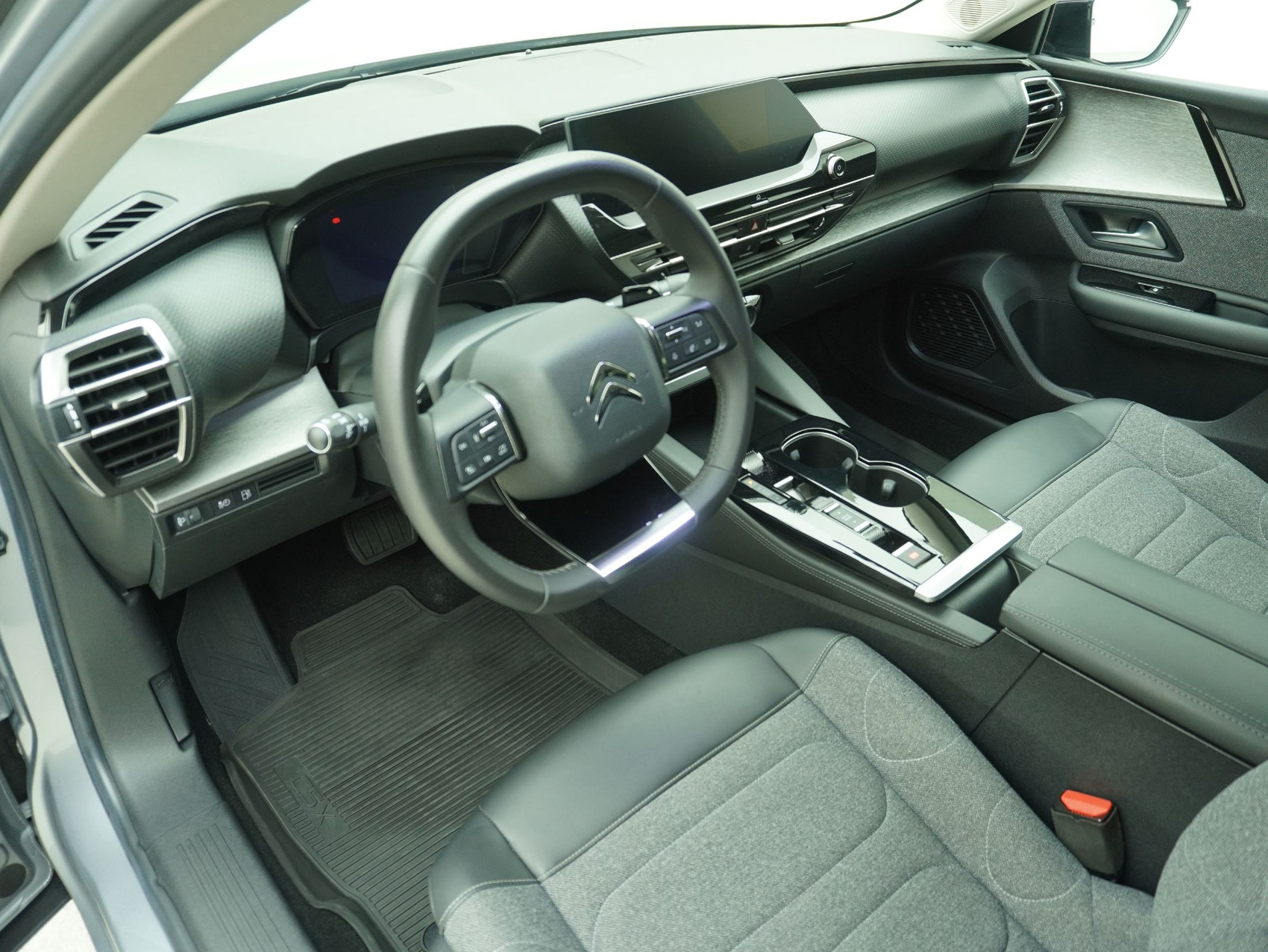 CITROËN C5 X 1.6 Plug-in Hybrid ë-EAT8 Swiss Edition