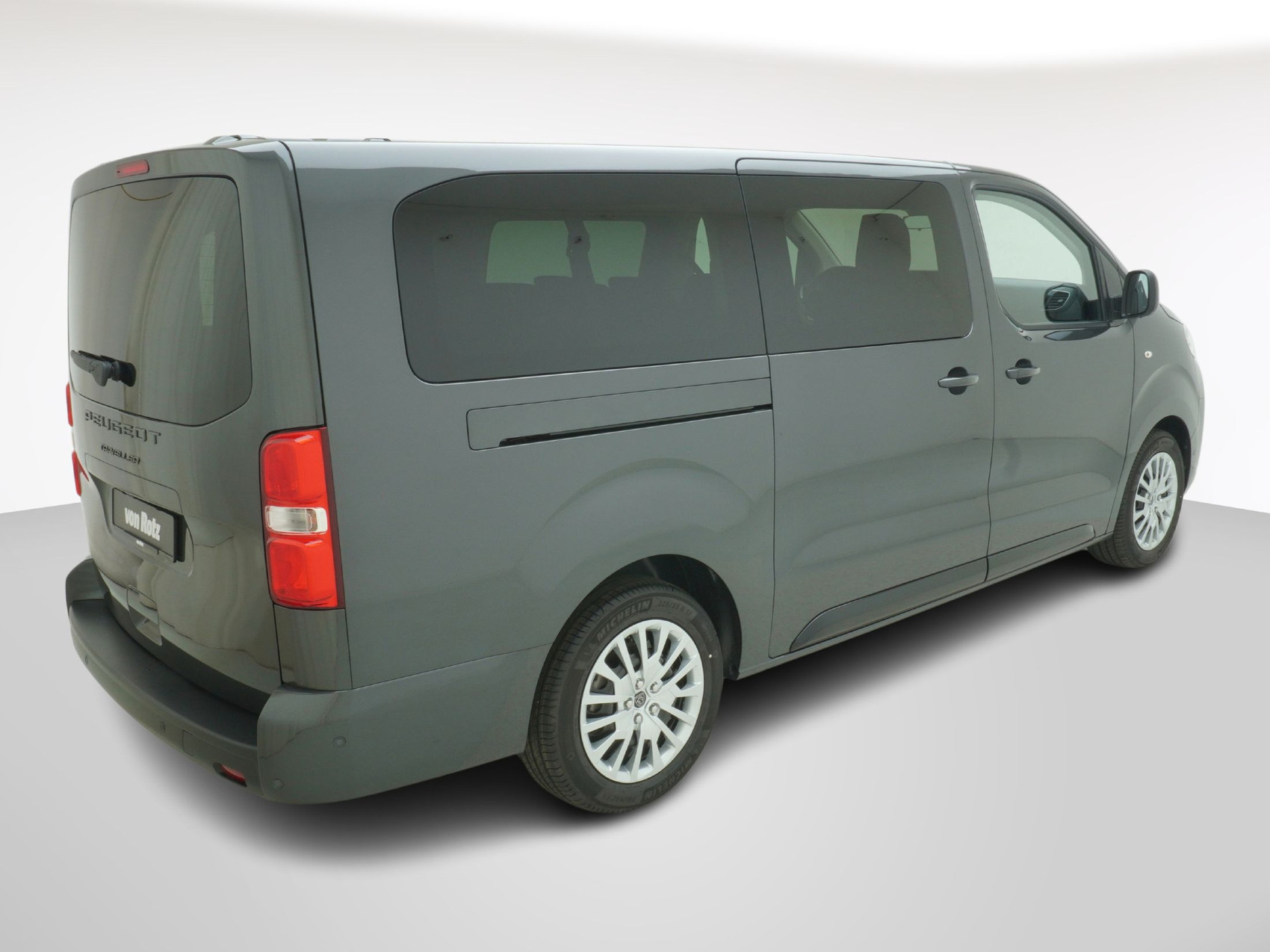 PEUGEOT Traveller Long 2.0 BlueHDi Business