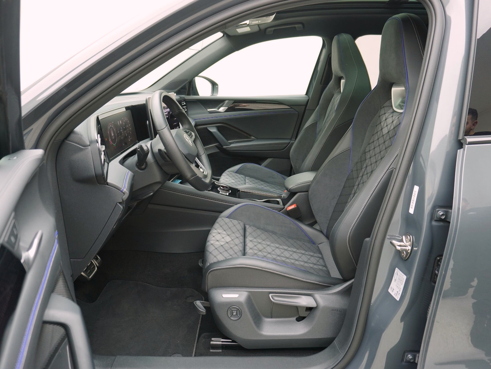 VW Tiguan 2.0 TSI DSG R-Line Black Style 4Motion (2025)