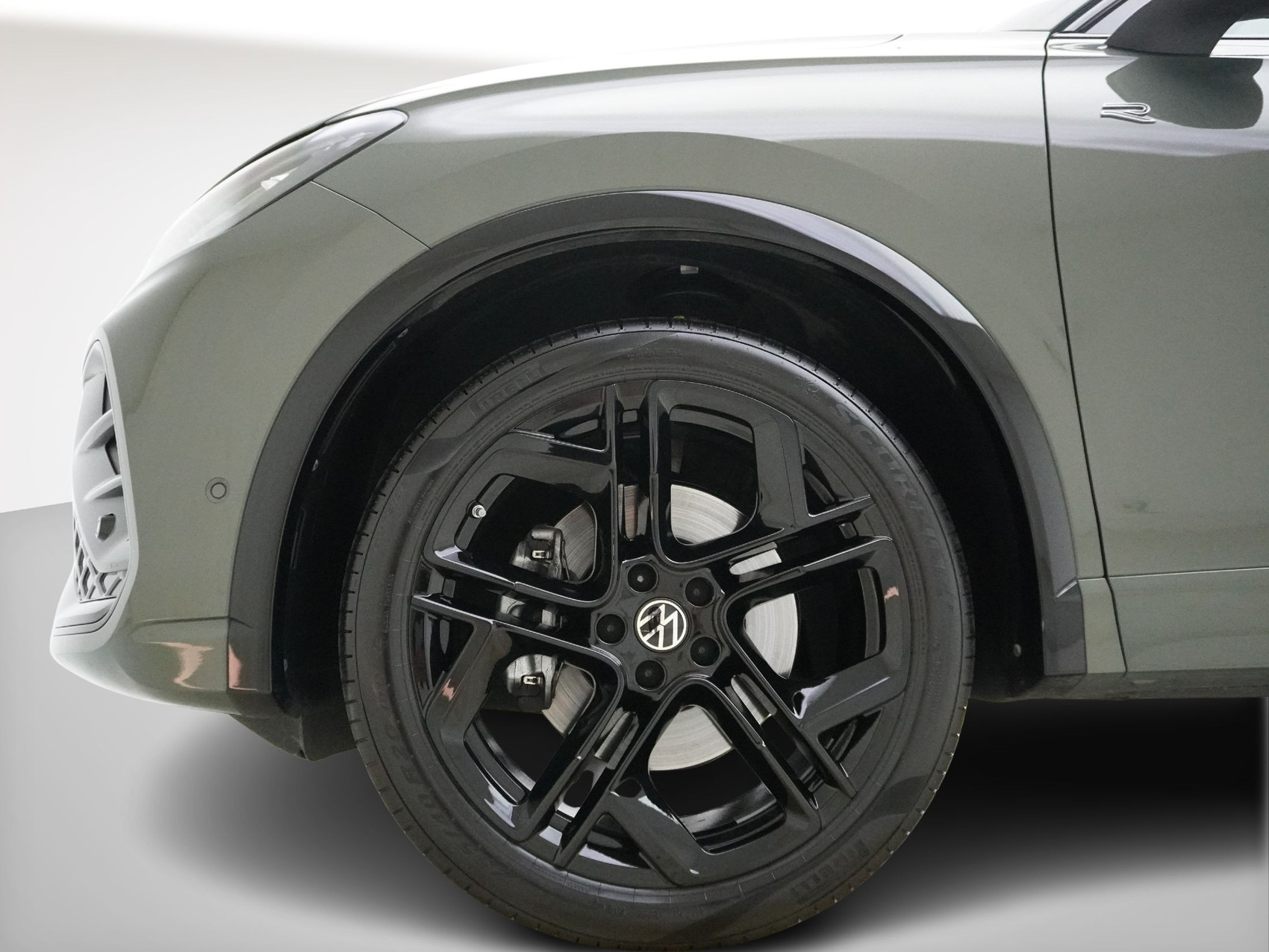 VW Tiguan 2.0 TDI DSG R-Line Black Style 4Motion (2025) **Anhängerkupplung/Head-UP/Panoramadach**