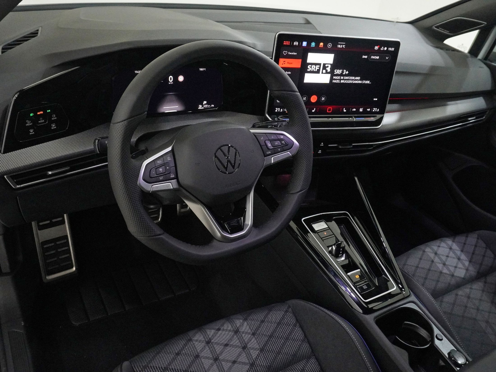 VW Golf VIII 1.5 eTSI R-Line DSG