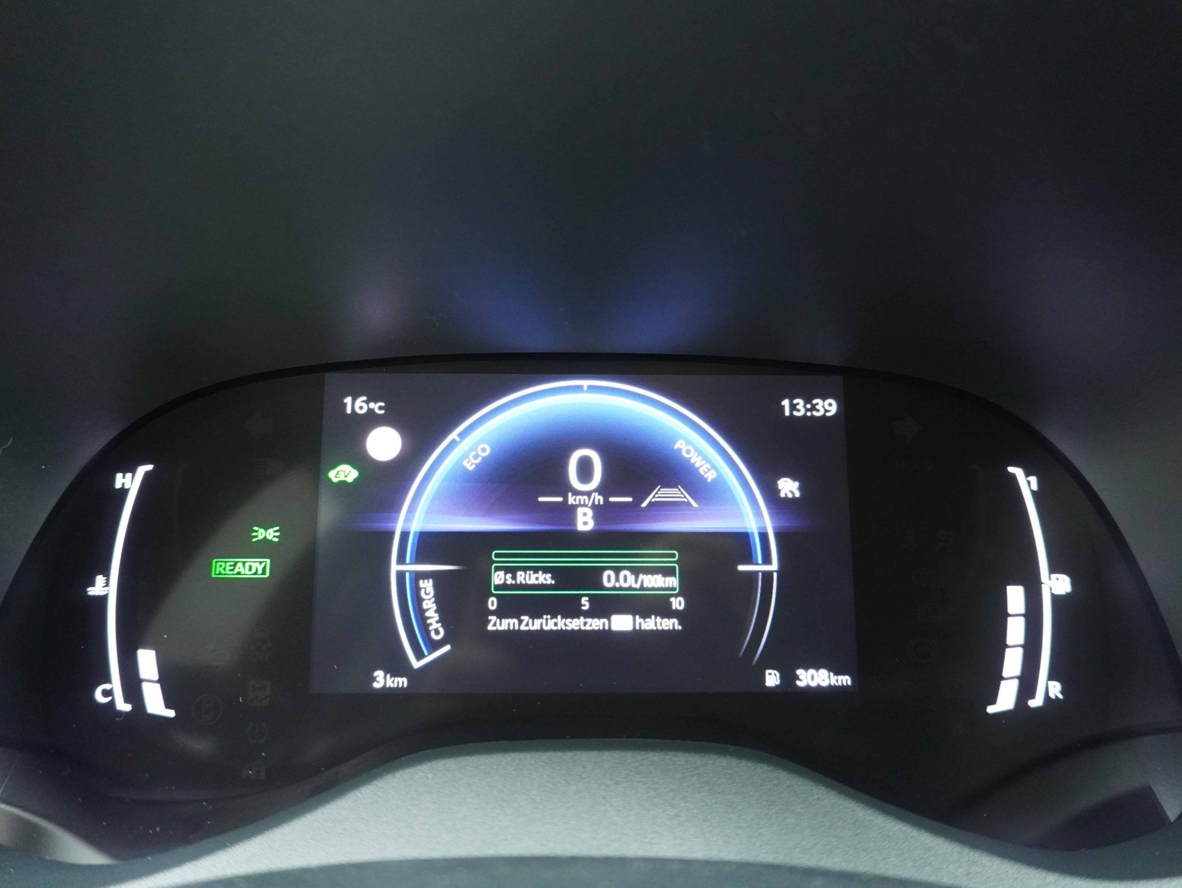 TOYOTA Yaris 1.5 VVT-i HSD Trend