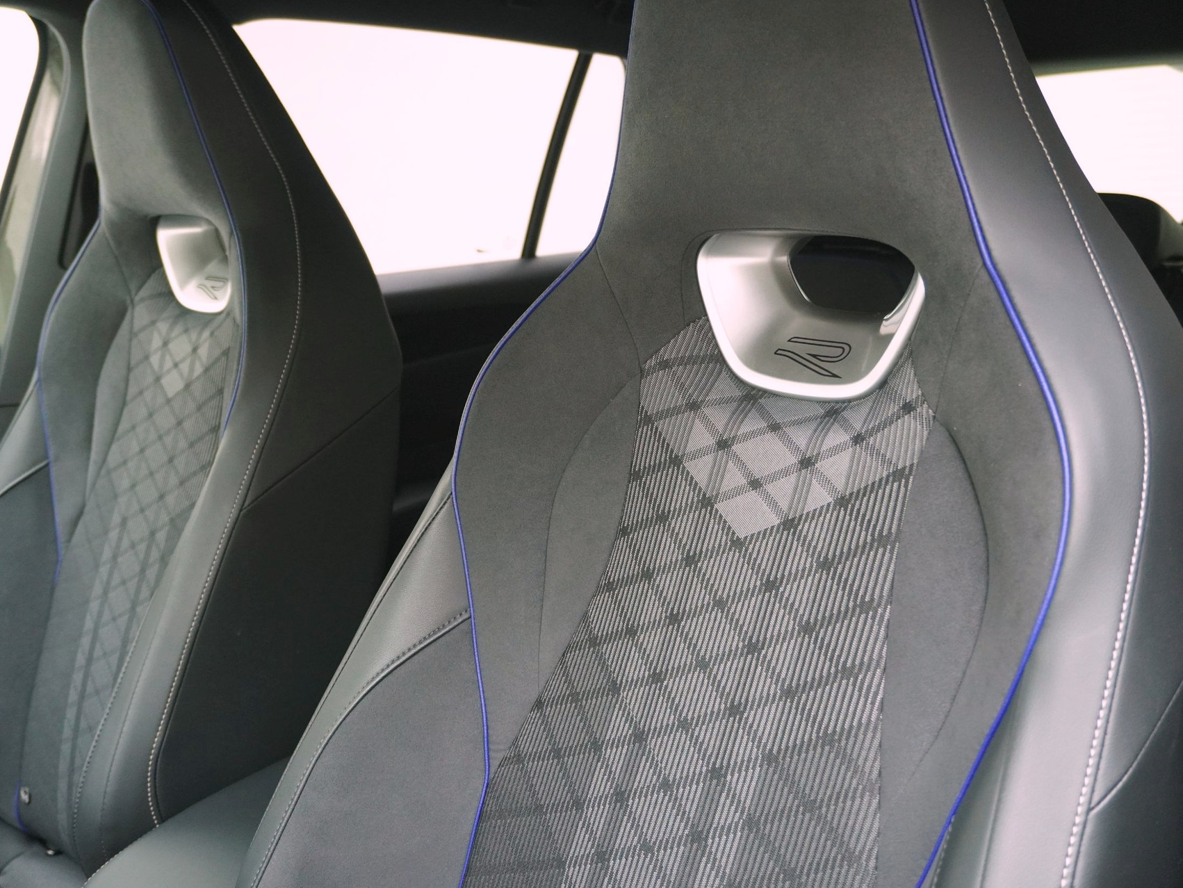 VW Tiguan 2.0 TSI DSG R-Line Black Style 4Motion (2025)