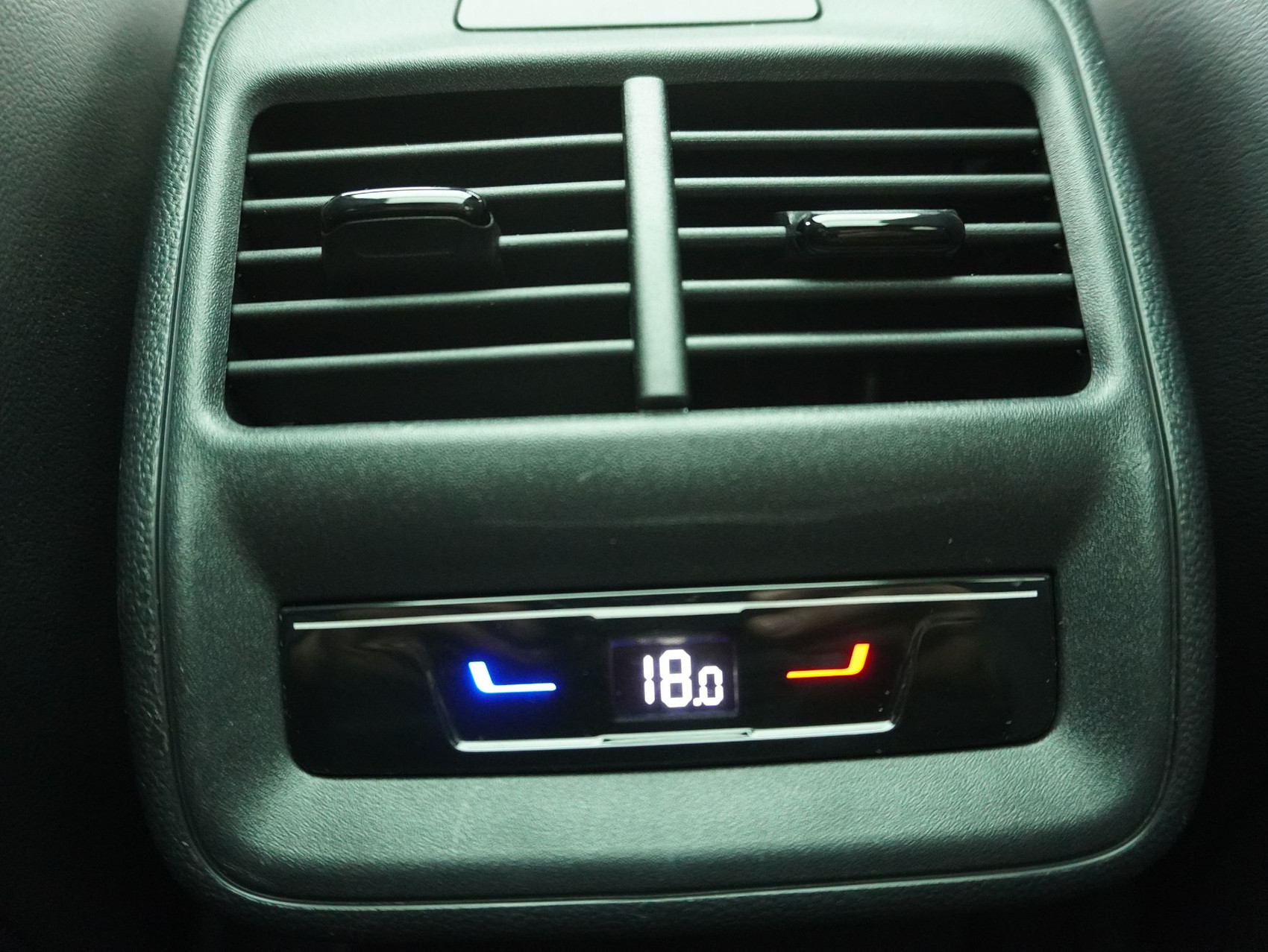 VW Passat Variant 2.0 TSI DSG R-Line 4Motion **R-Line Signature**