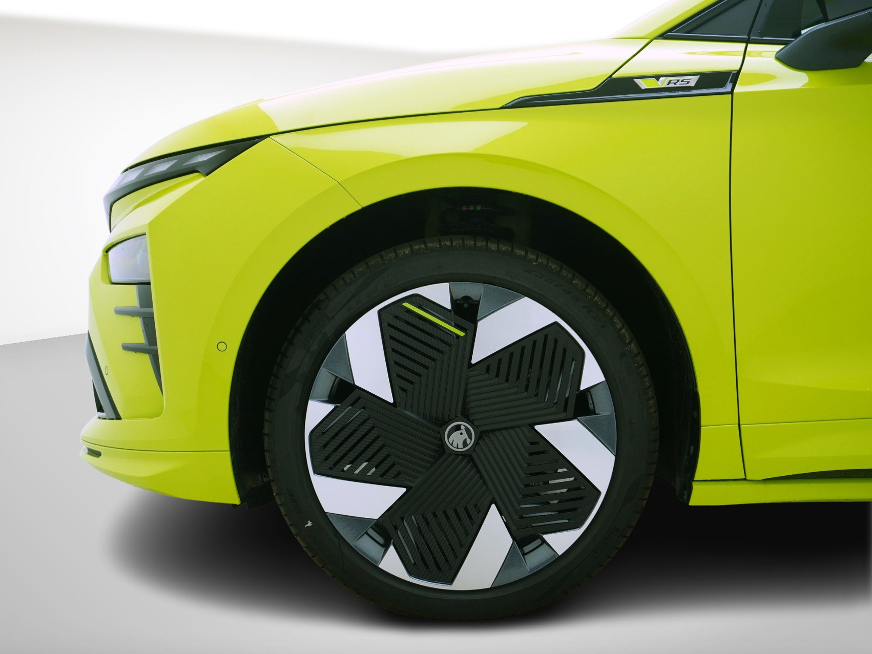 SKODA Enyaq iV RS-Suite MAXX