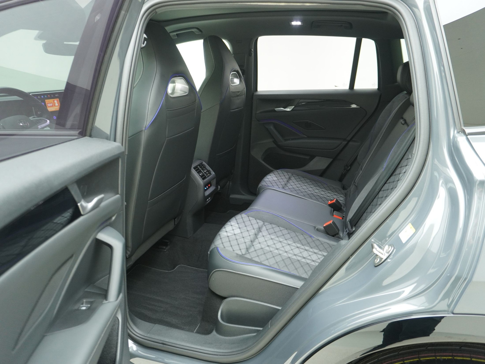 VW Tiguan 2.0 TDI DSG R-Line Black Style 4Motion (2025)