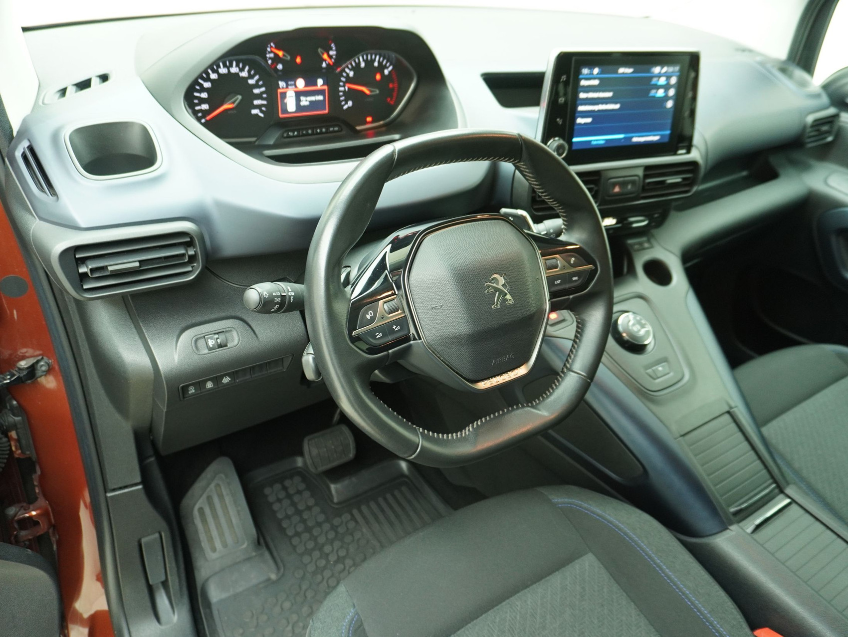 PEUGEOT Rifter 1.2 PureTech Allure EAT8