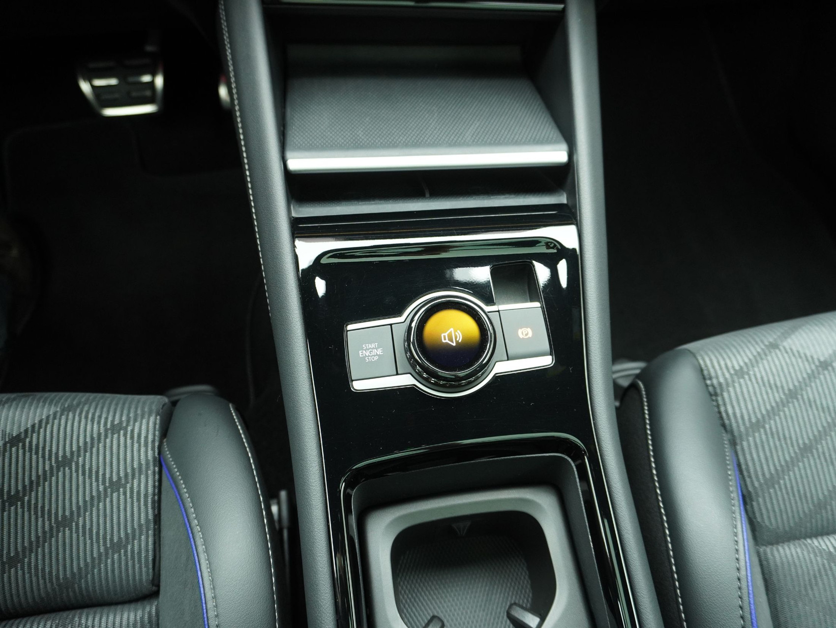 VW Tiguan 2.0 TSI DSG R-Line Black Style 4Motion (2025)