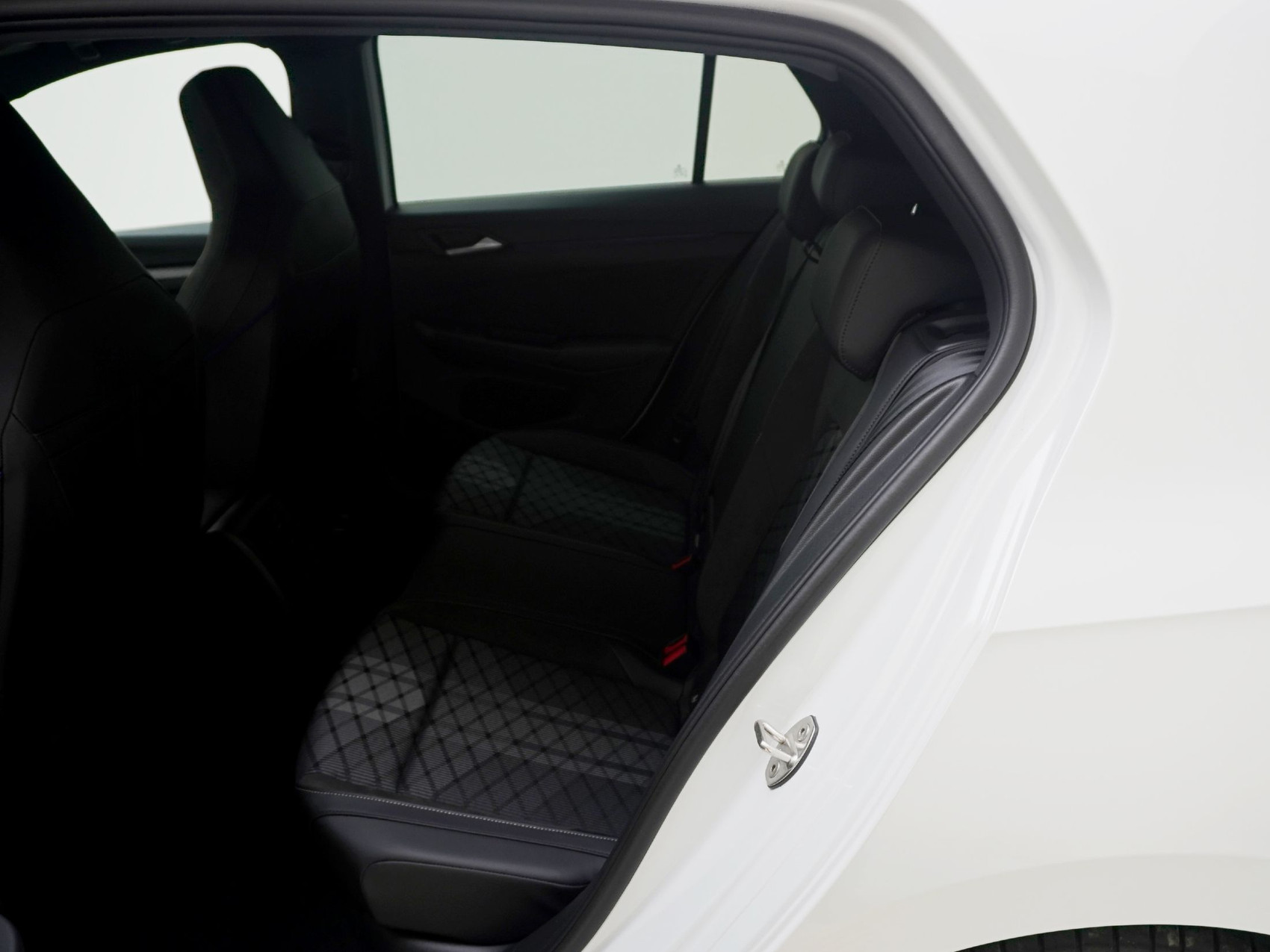 VW Golf VIII 1.5 eTSI R-Line DSG