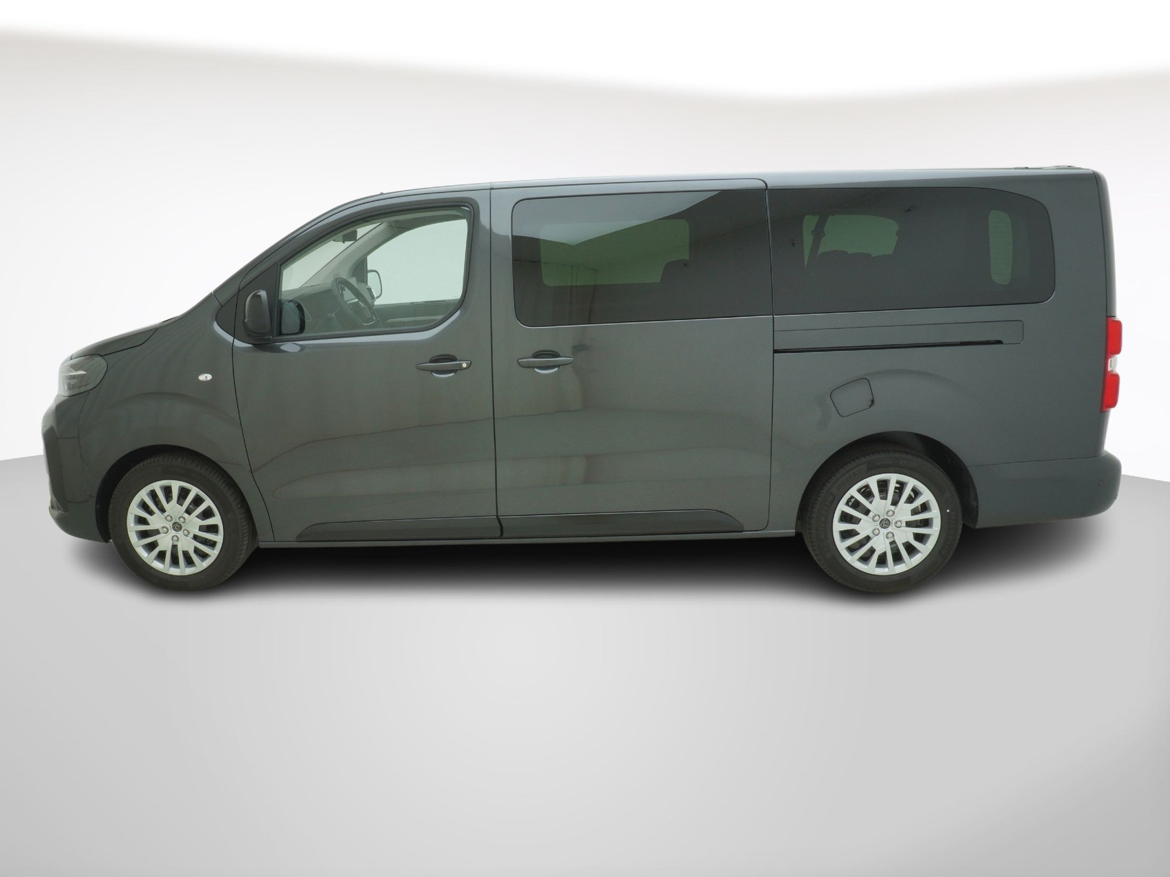 PEUGEOT Traveller Long 2.0 BlueHDi Business