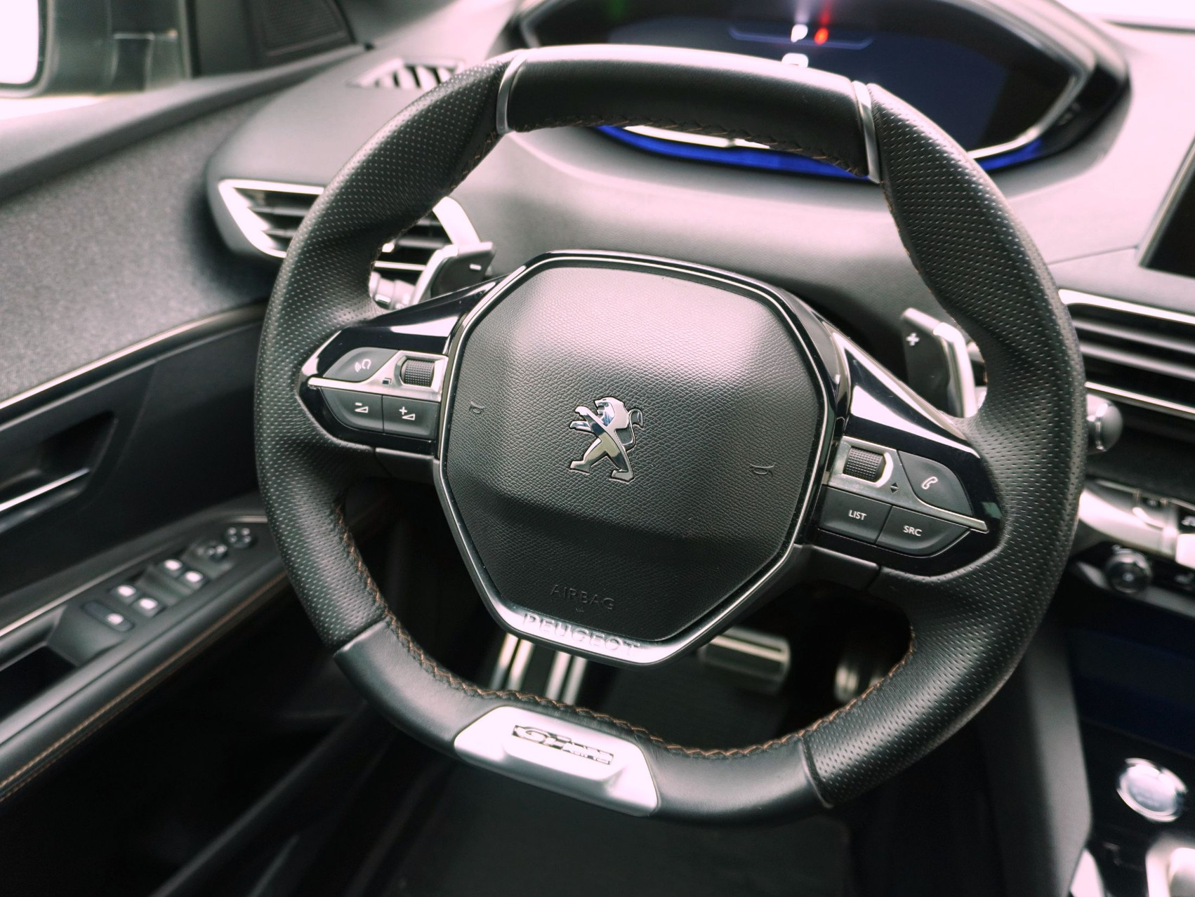 PEUGEOT 3008 1.6 PureTech GT Line