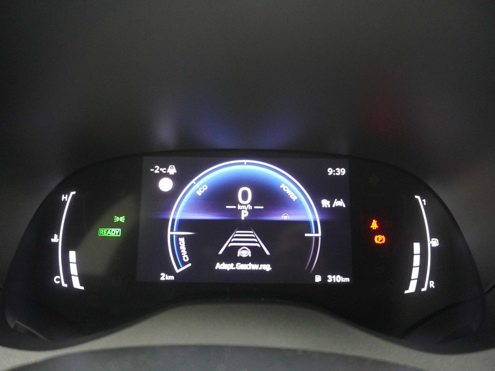 TOYOTA Yaris Cross 1.5 HSD Trend AWD-i ** 4×4 **