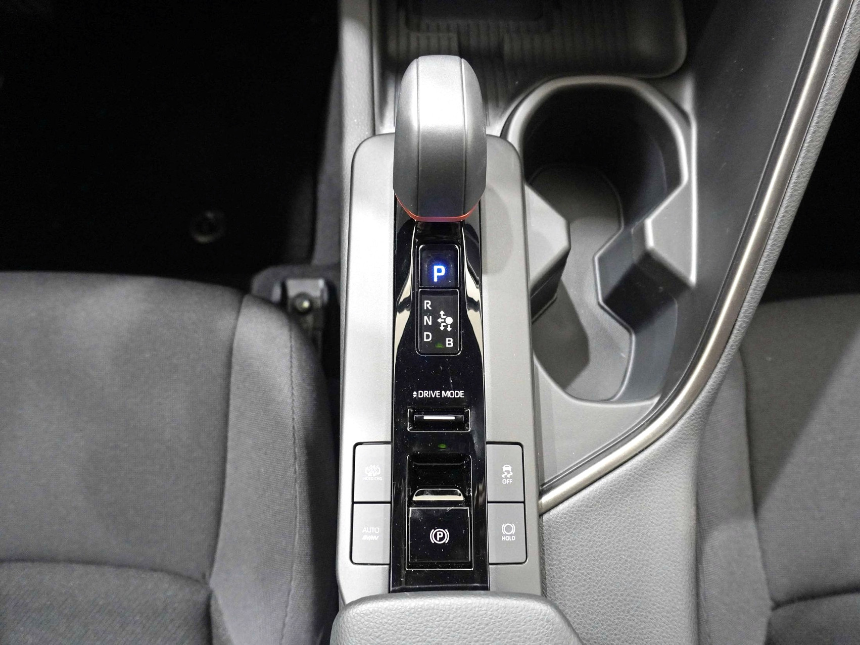 TOYOTA C-HR 2.0 PHEV Swiss Edition ** inkl. 8-Fach Bereifung **