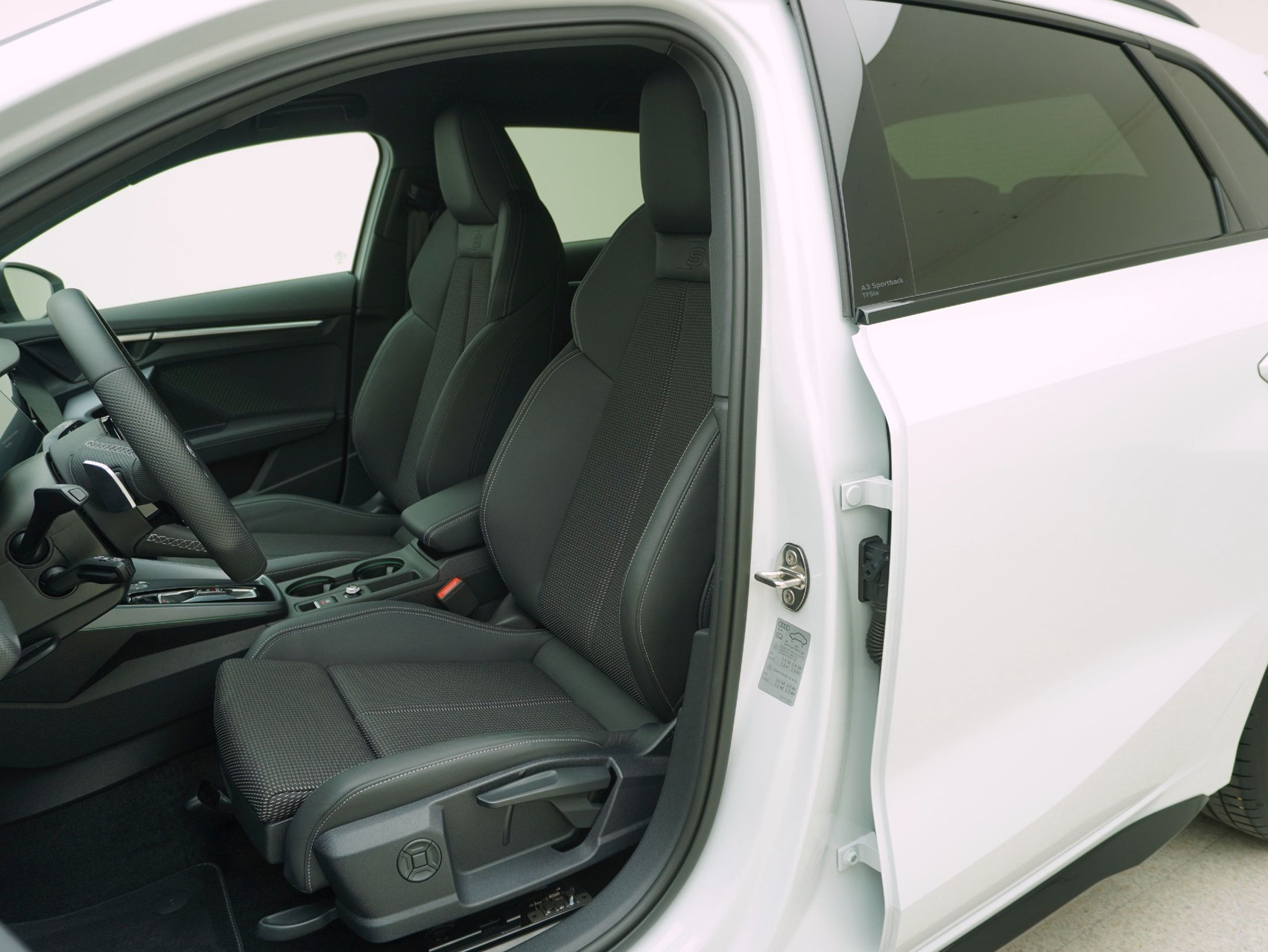 AUDI A3 Sportback 40 TFSI e S line S-Tronic **Audi Werksgarantie bis 04/2030**