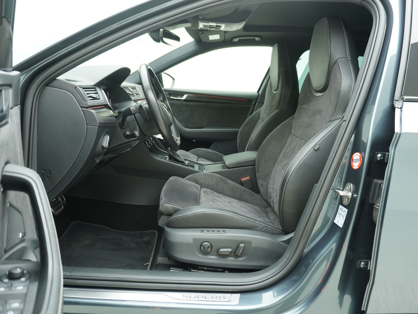 SKODA Superb Combi 1.4 TSI DSG PHEV Sport Line