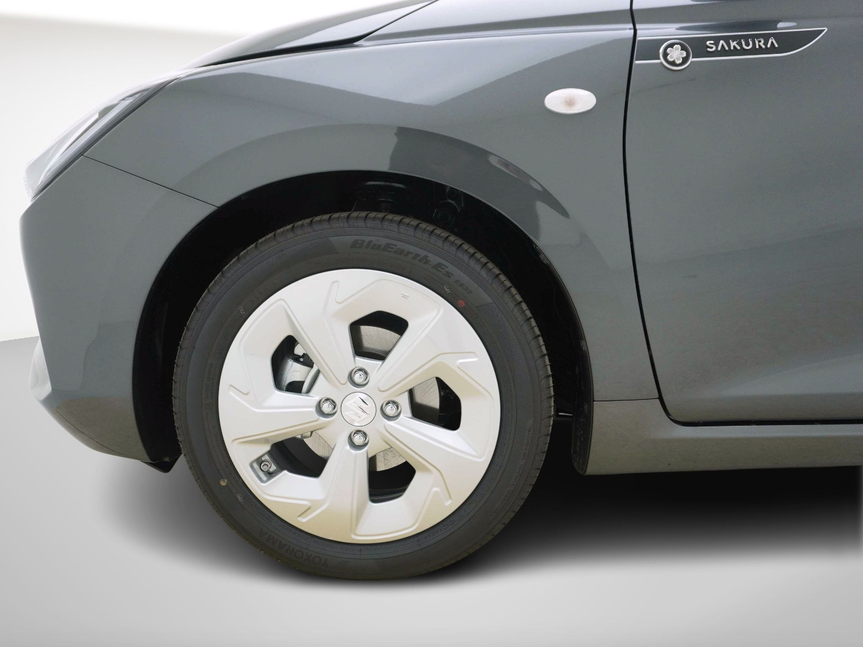 SUZUKI Swift 1.2 Sakura Hybrid