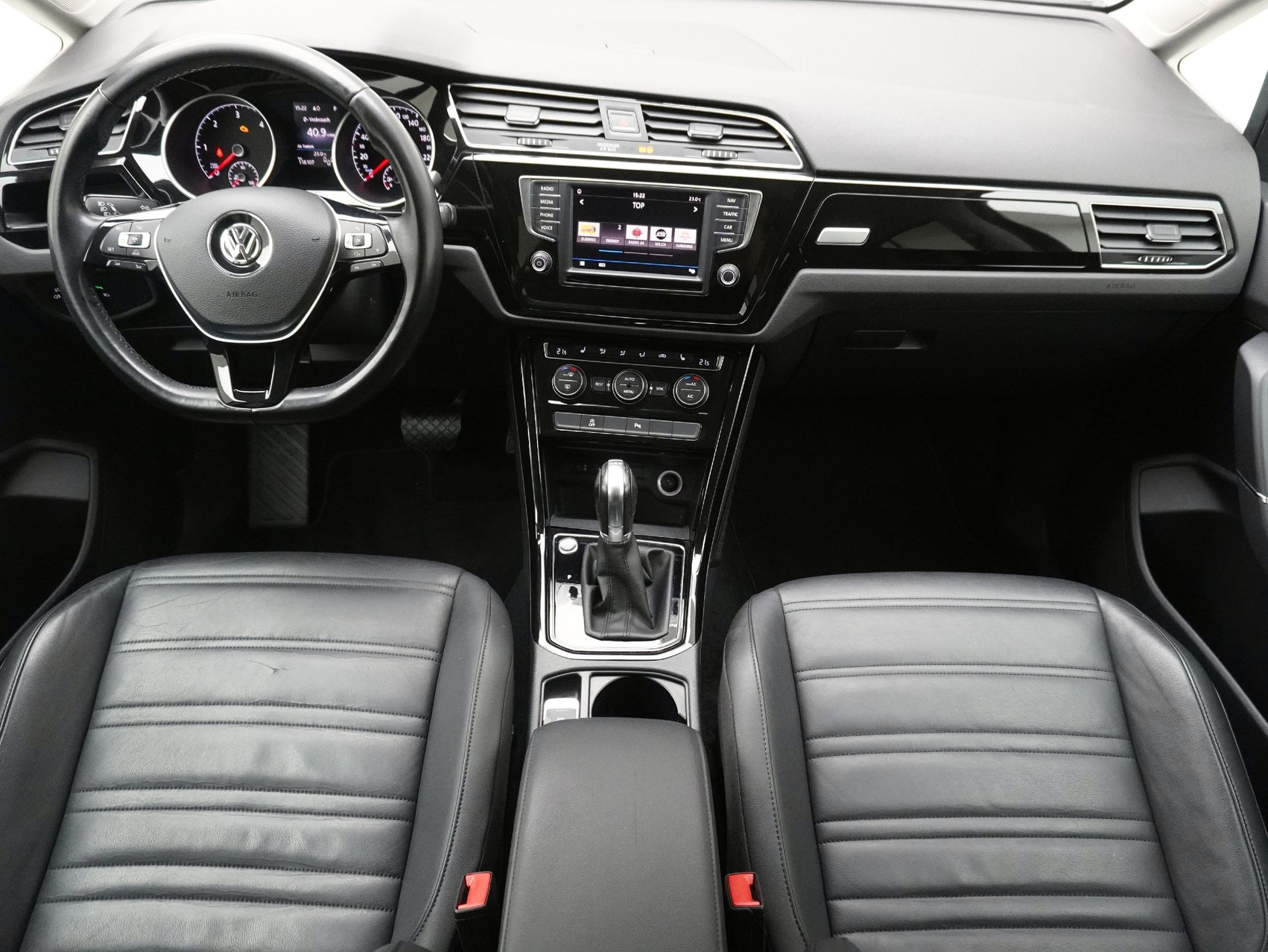 VW Touran 2.0 TDI DSG Highline **7-Plätzer**