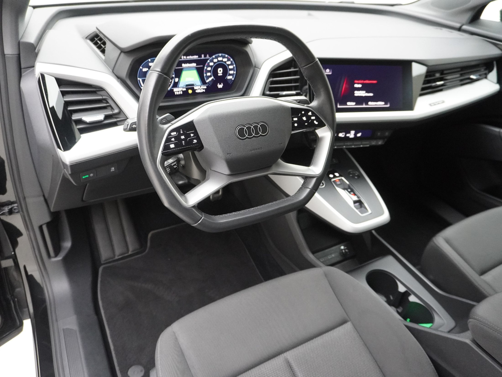 AUDI Q4 e-tron 50 quattro