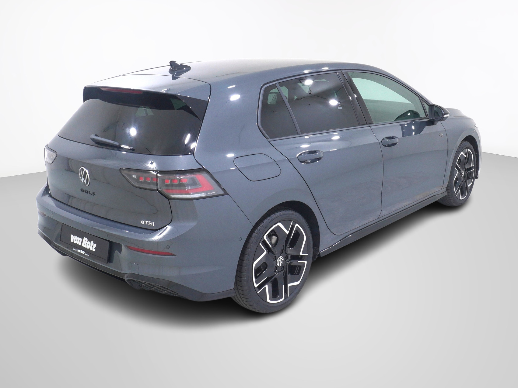 VW Golf VIII 1.5 eTSI R-Line DSG