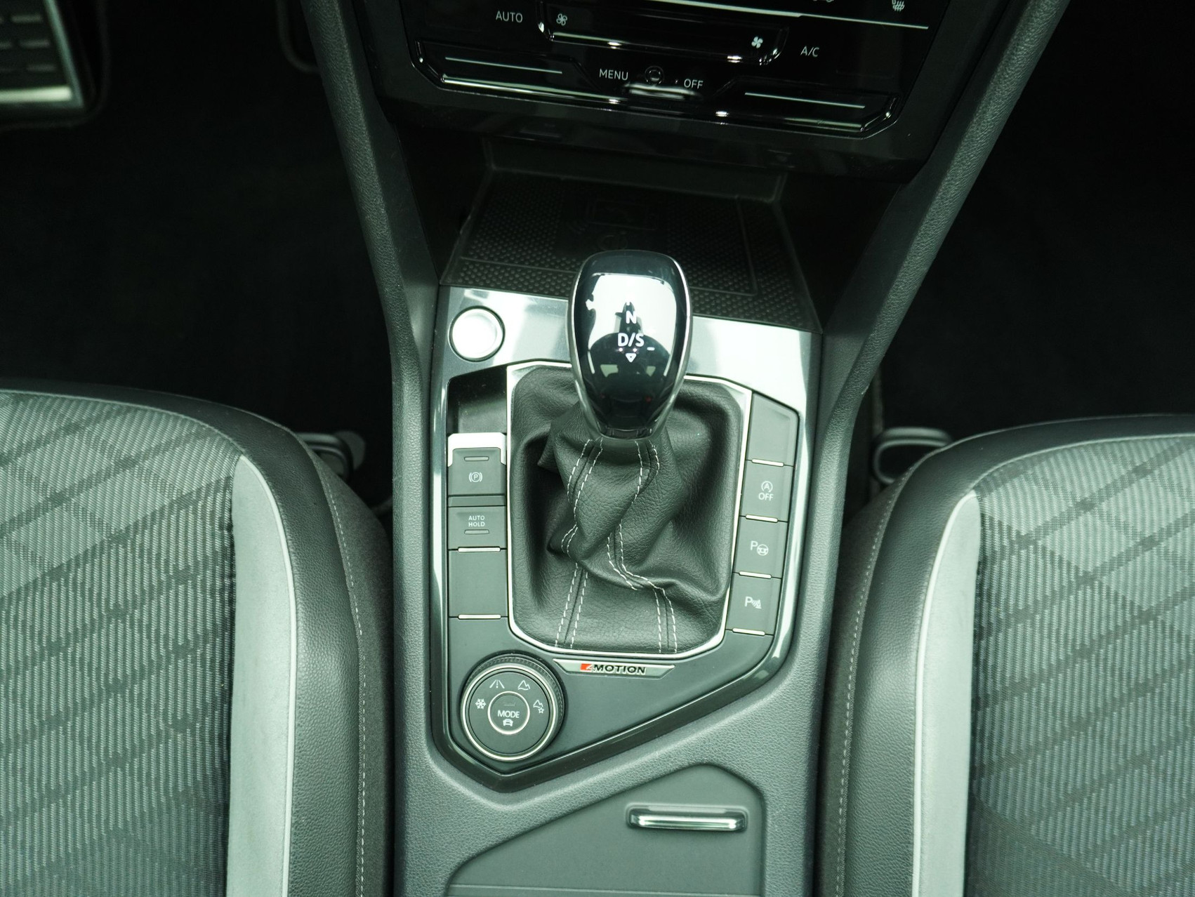 VW Tiguan 2.0 TDI DSG R-Line Black Style 4Motion