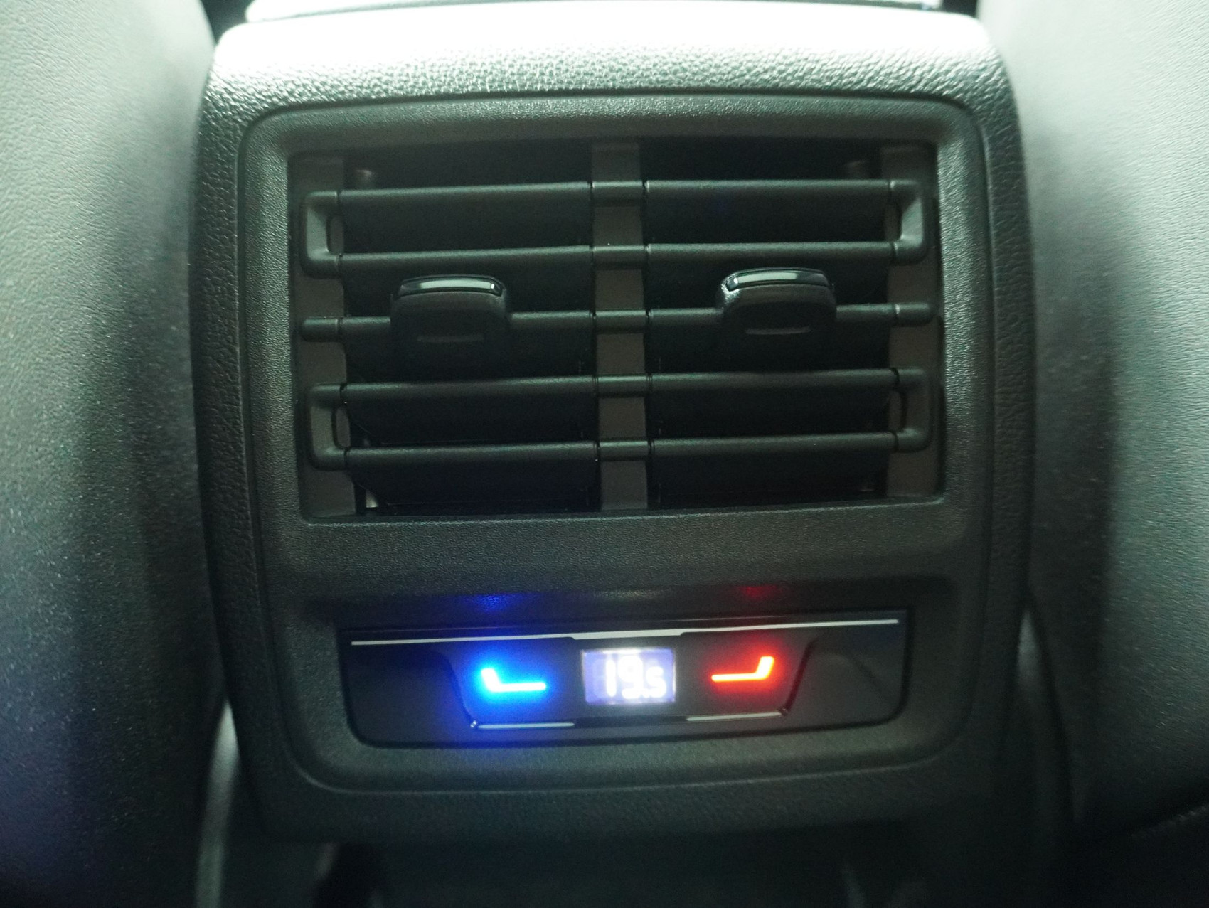 VW Golf 8.5 2.0 TSI DSG R Black Edition 4Motion (2025)