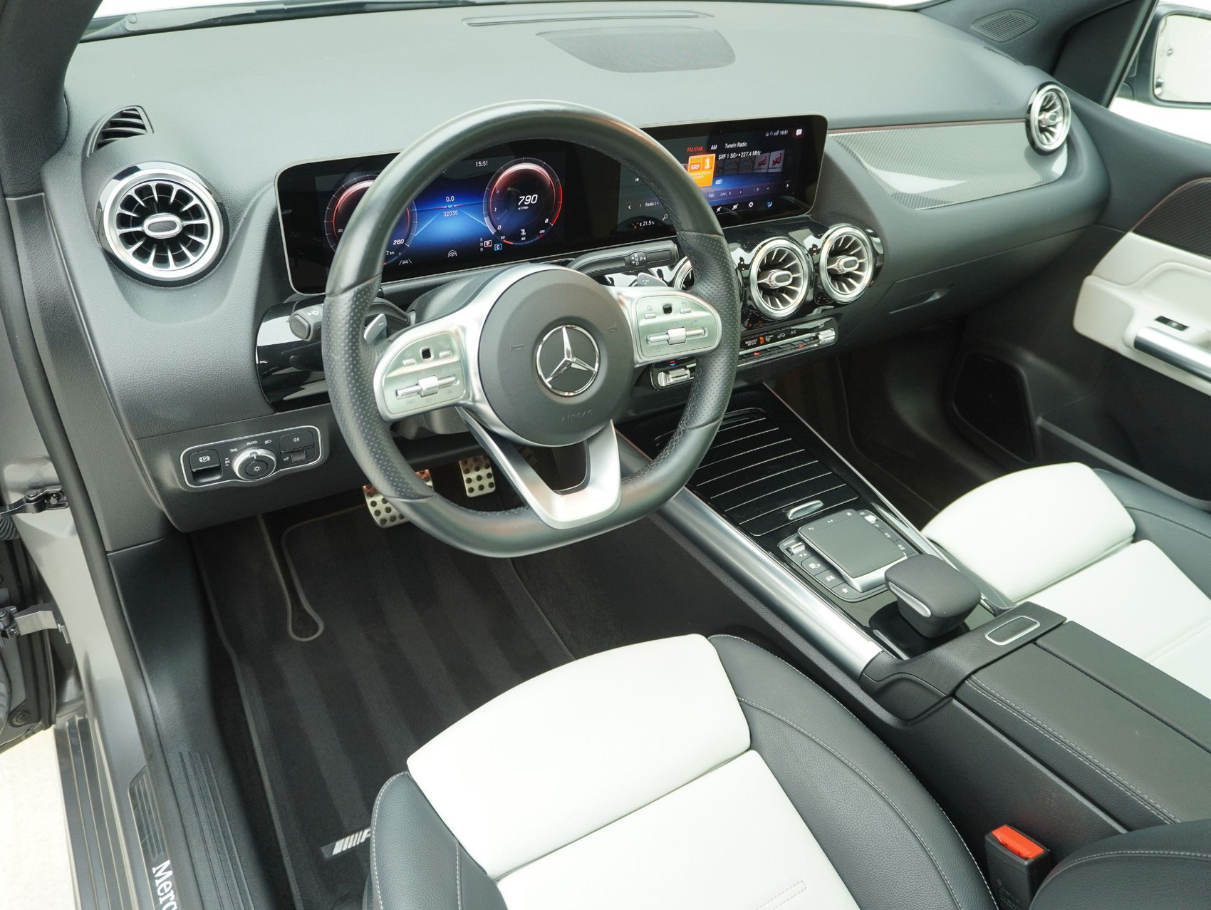 MERCEDES-BENZ B-Klasse B 250 AMG Line 4matic