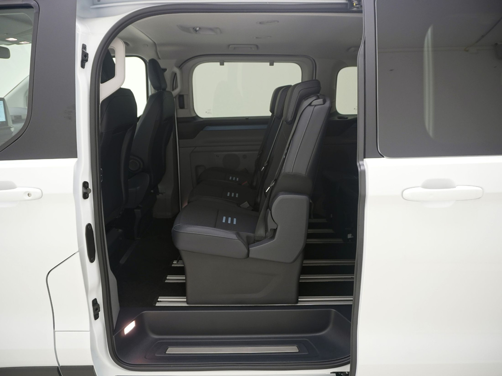 FORD Tourneo Custom L1 2.5 Plug-in-Hybrid Active