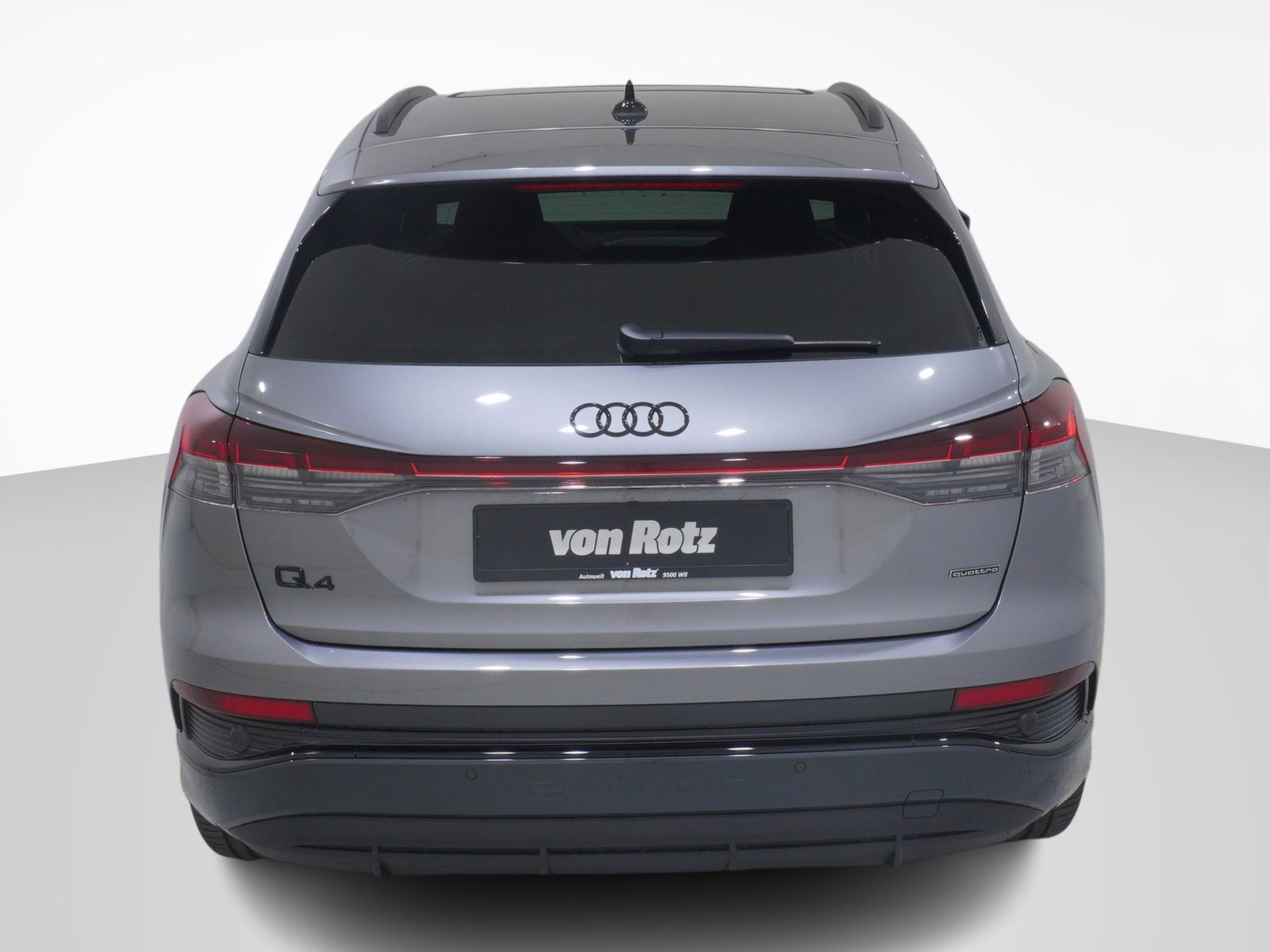 AUDI Q4 e-tron 55 quattro S line