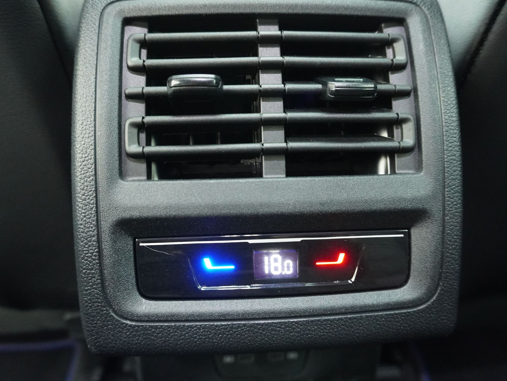 VW Golf 8.5 2.0 TSI DSG R Black Edition 4Motion (2025)