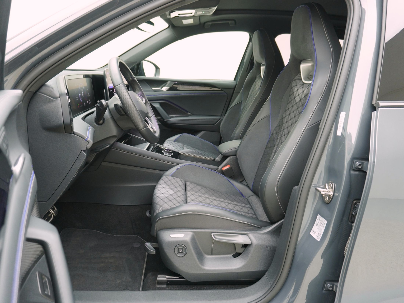 VW Tiguan 2.0 TDI DSG R-Line Black Style 4Motion (2025)