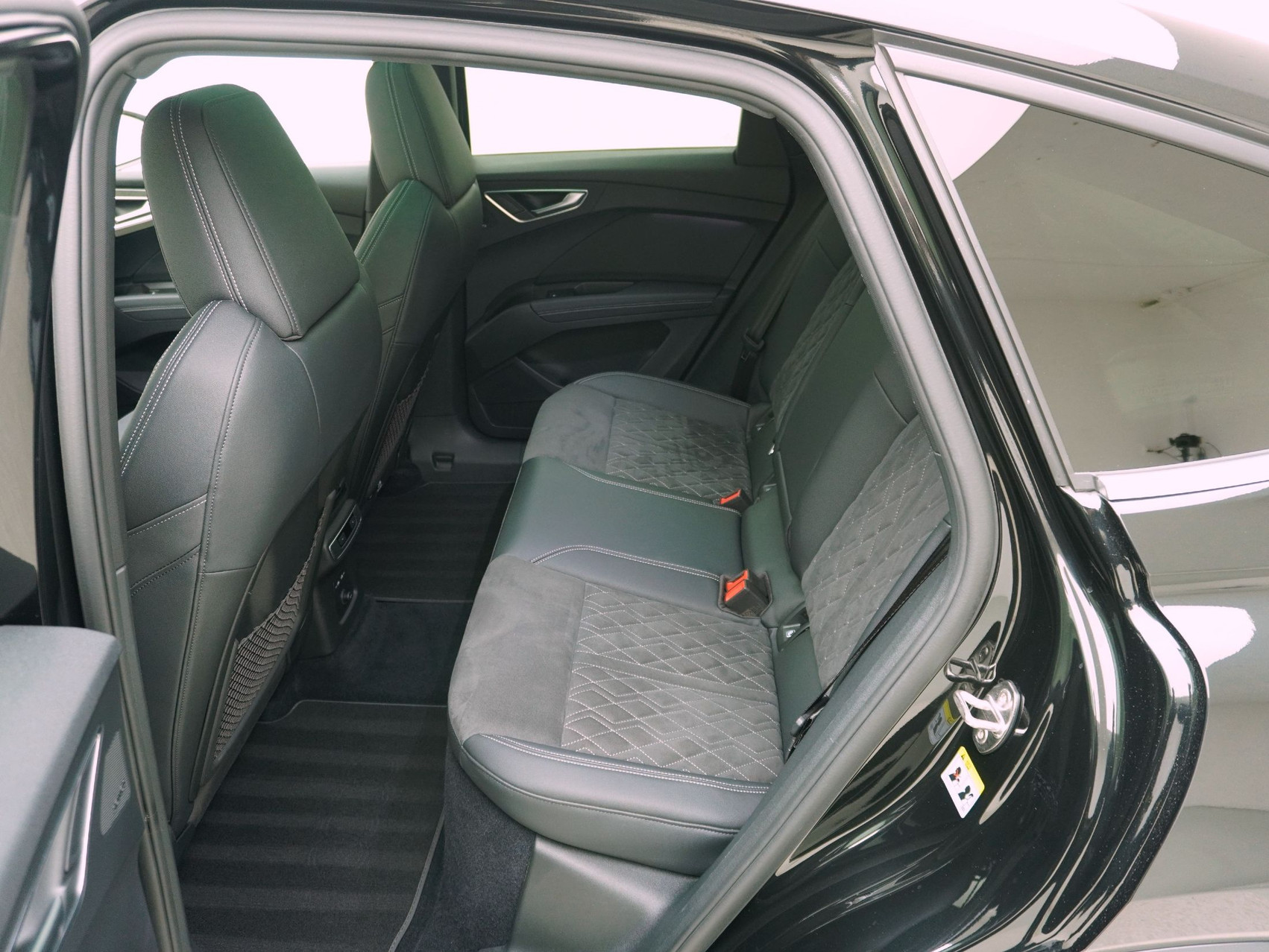 AUDI Q4 e-tron Sportback 50 S line quattro