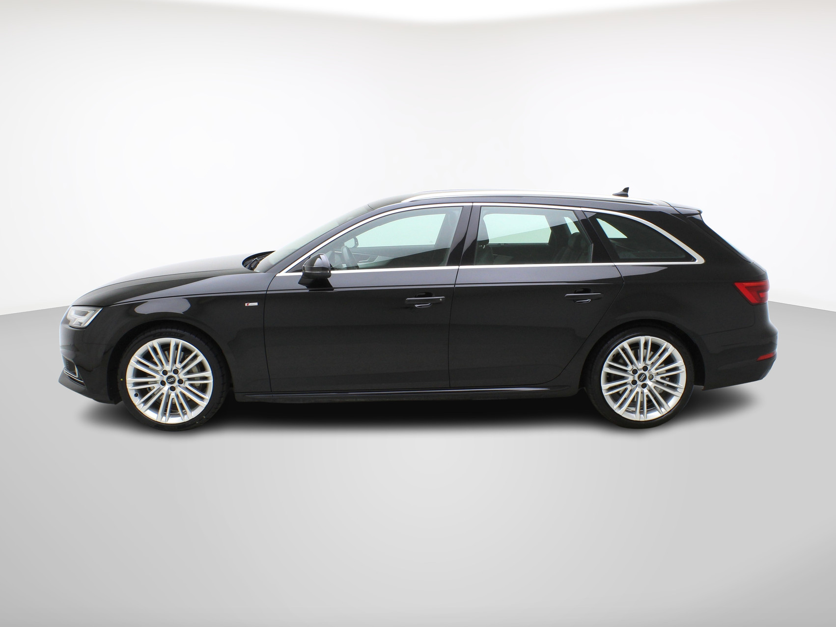 AUDI A4 Avant 2.0 TFSI S line quattro S-Tronic