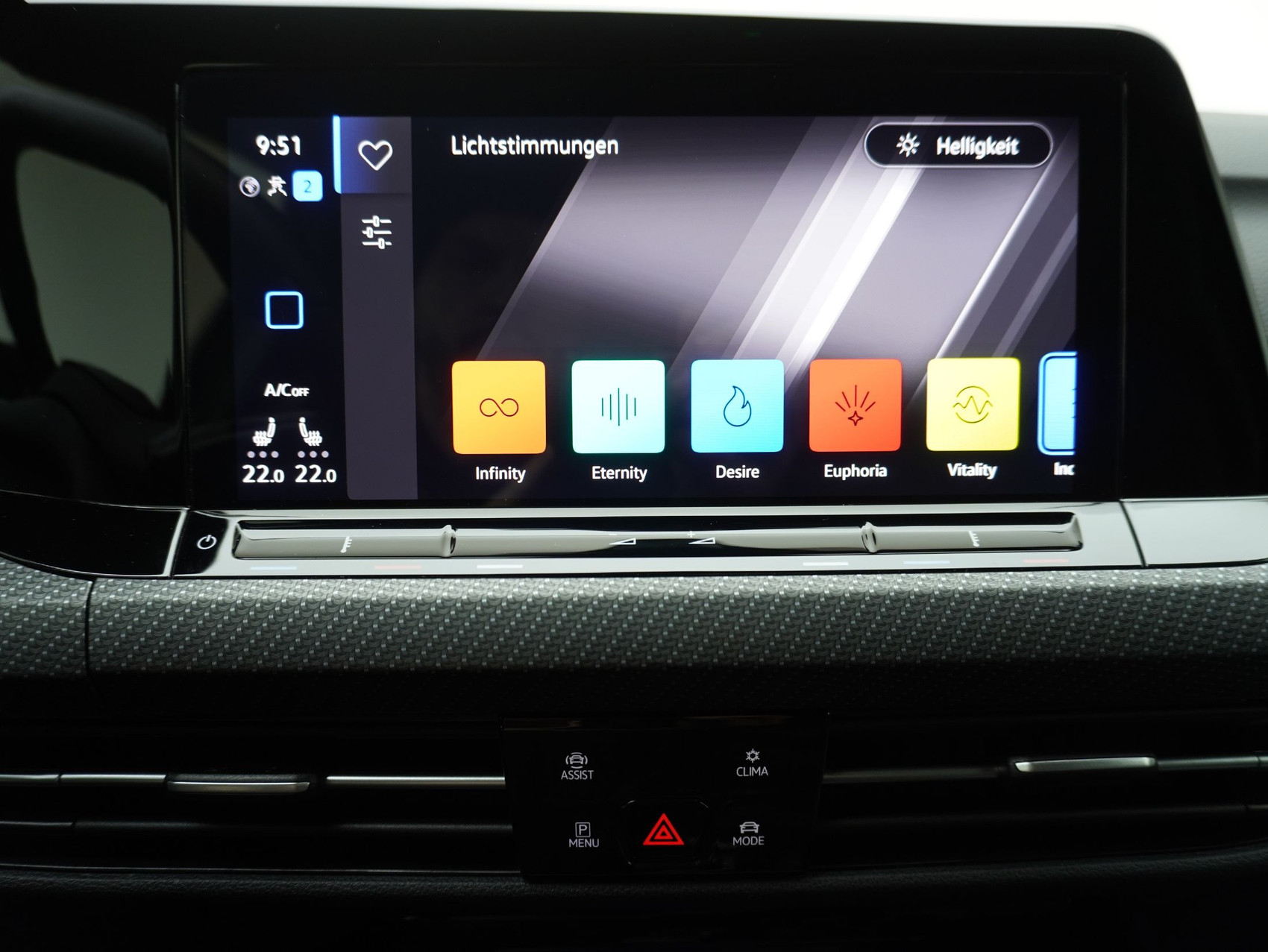 VW Golf 8 1.5 eTSI DSG R-Line