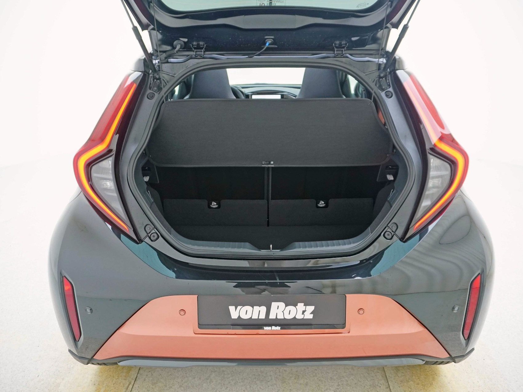 TOYOTA Aygo X 1.5 VVT-i HSD Style ** Faltdach — also oben ohne **