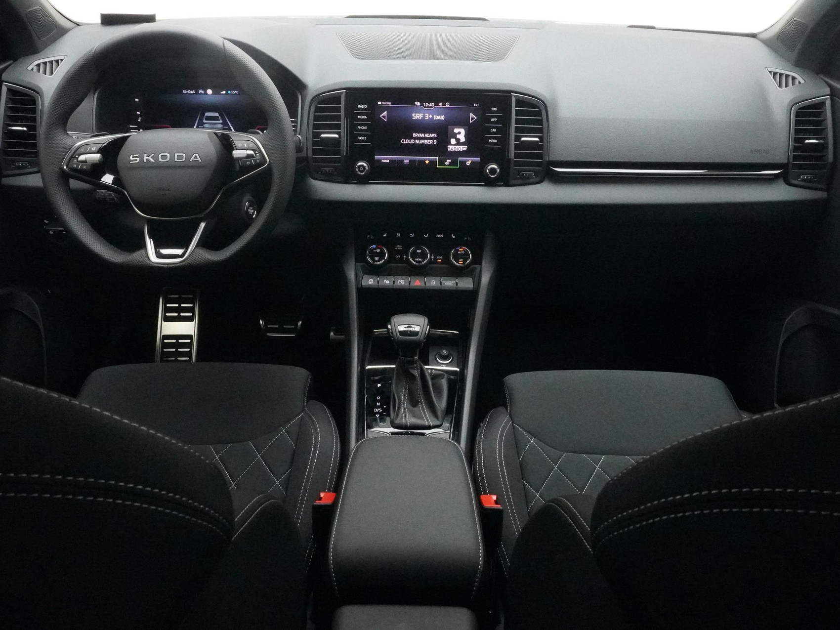 SKODA Karoq 1.5 TSI SportLine DSG