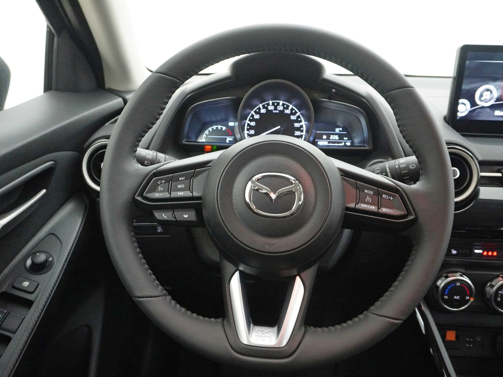 MAZDA 2 1.5 90 Center-Line