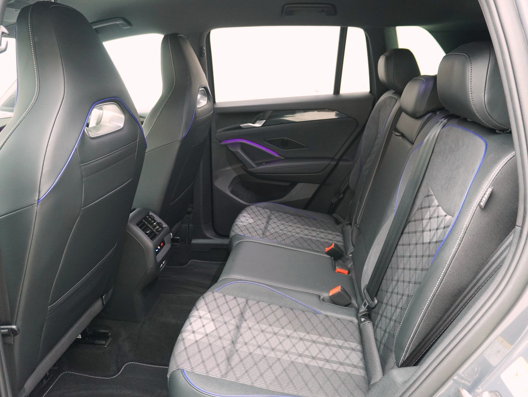 VW Tiguan 2.0 TSI DSG R-Line Black Style 4Motion (2025)