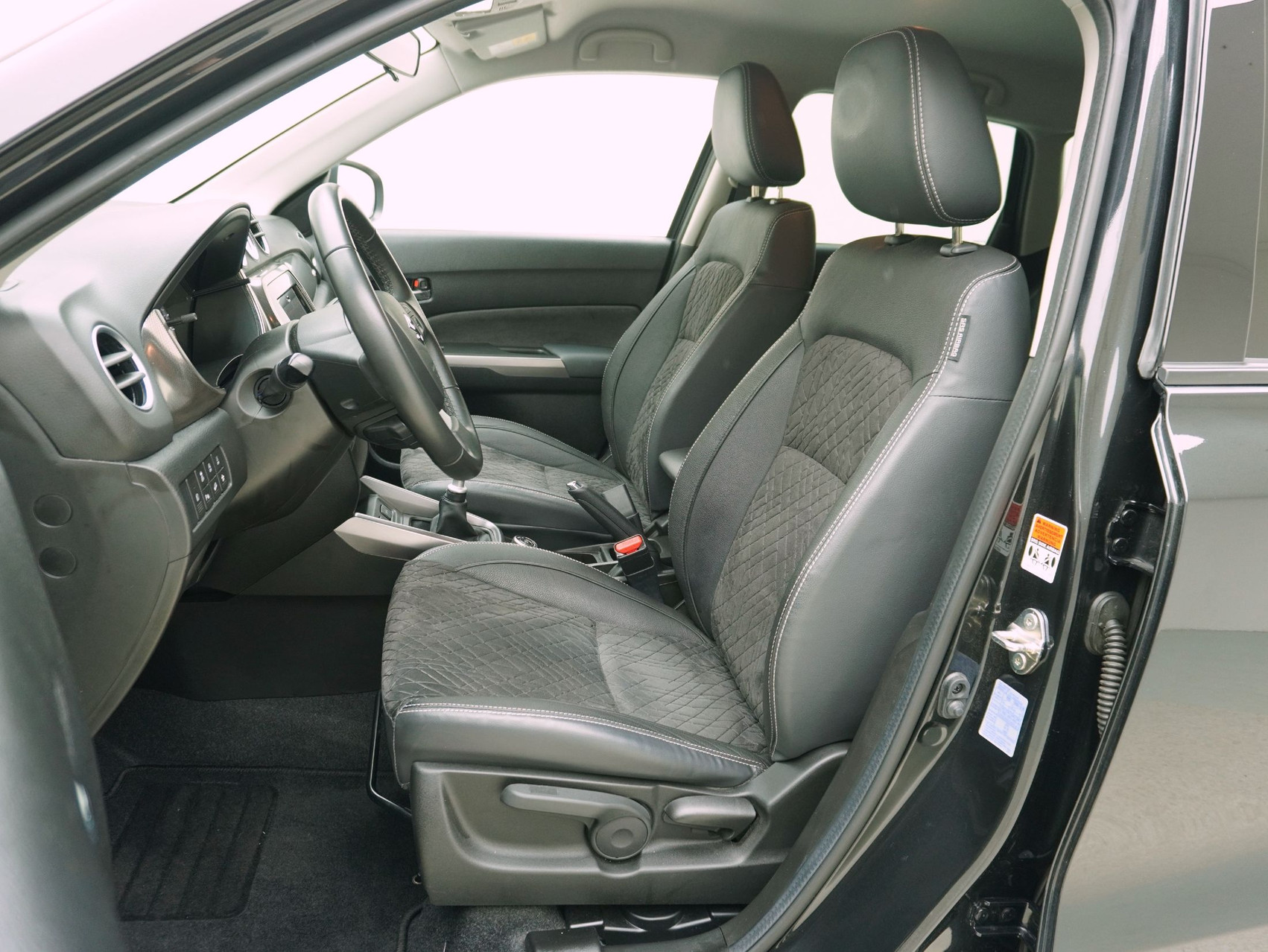 SUZUKI Vitara 1.4 T Compact Top Hybrid 4×4