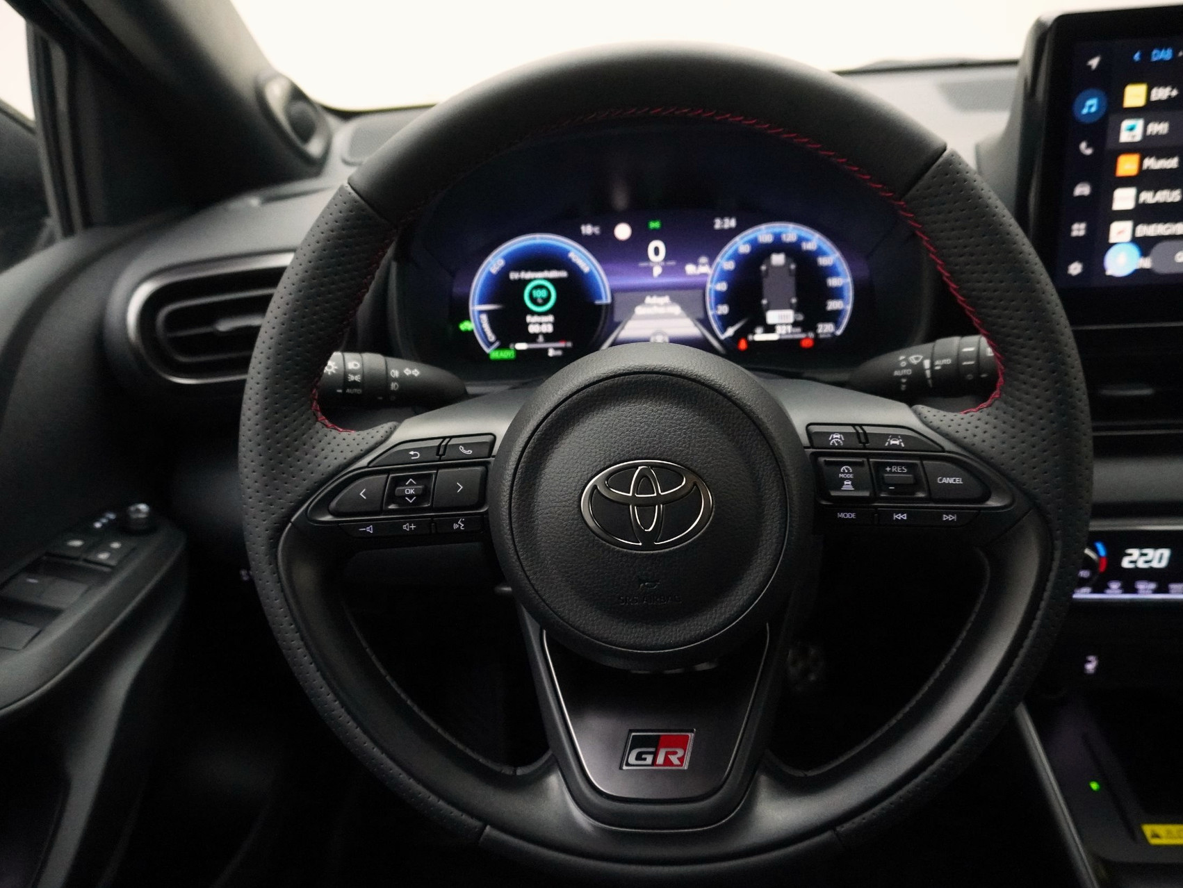 TOYOTA Yaris 1.5 VVT-i HSD GR Sport ** mit Head-Up **