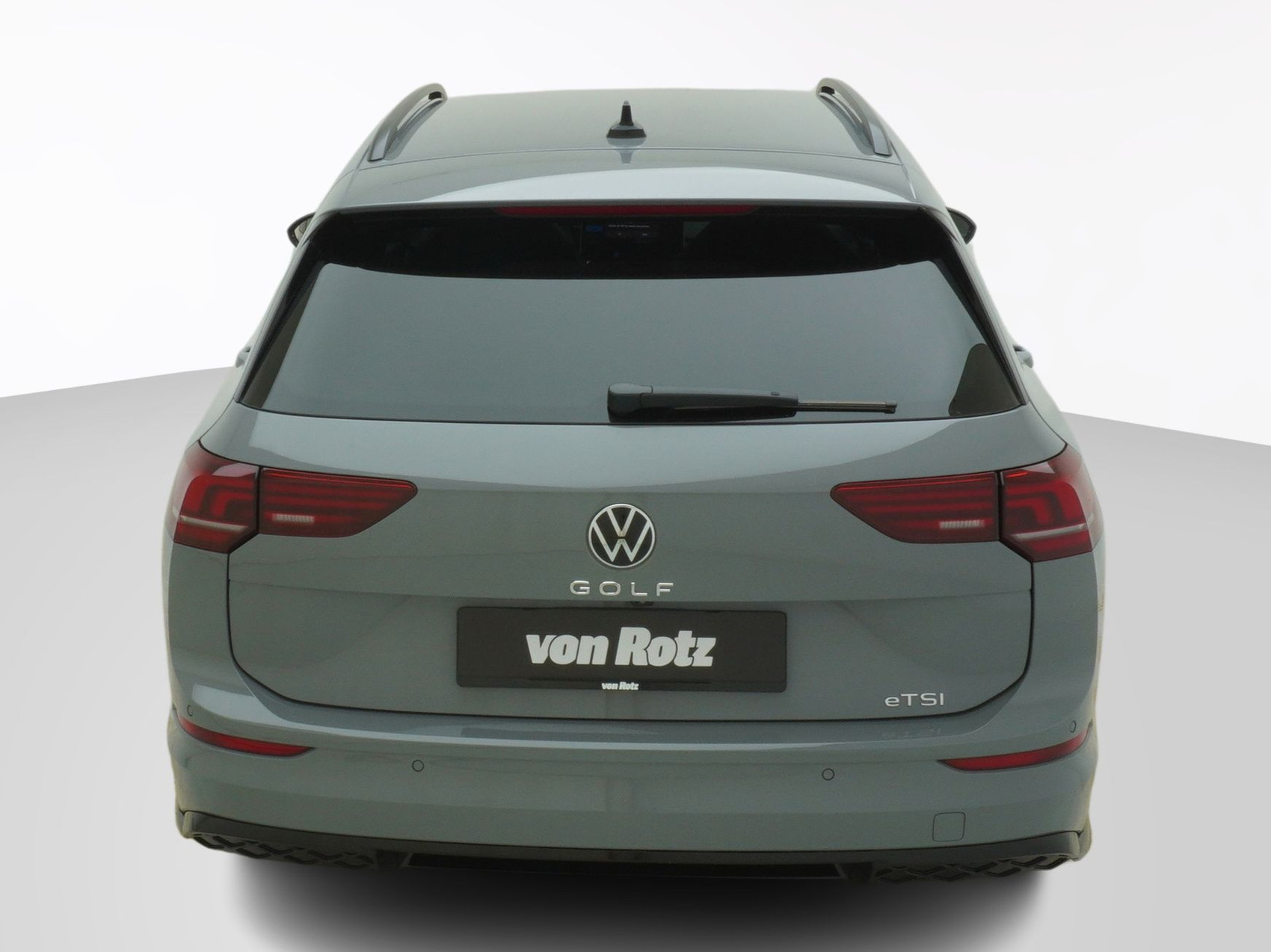 VW Golf VIII Variant 1.5 eTSI R-Line DSG