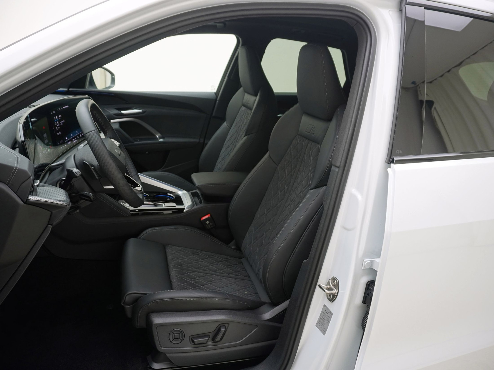 AUDI Q5 SUV 2.0 e-hybrid quattro S-lineTronic