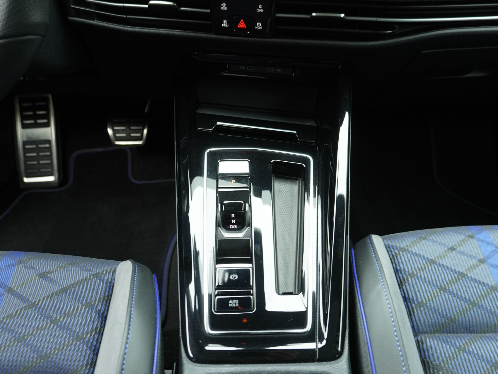 VW Golf 8.5 2.0 TSI DSG R Black Edition 4Motion (2025)