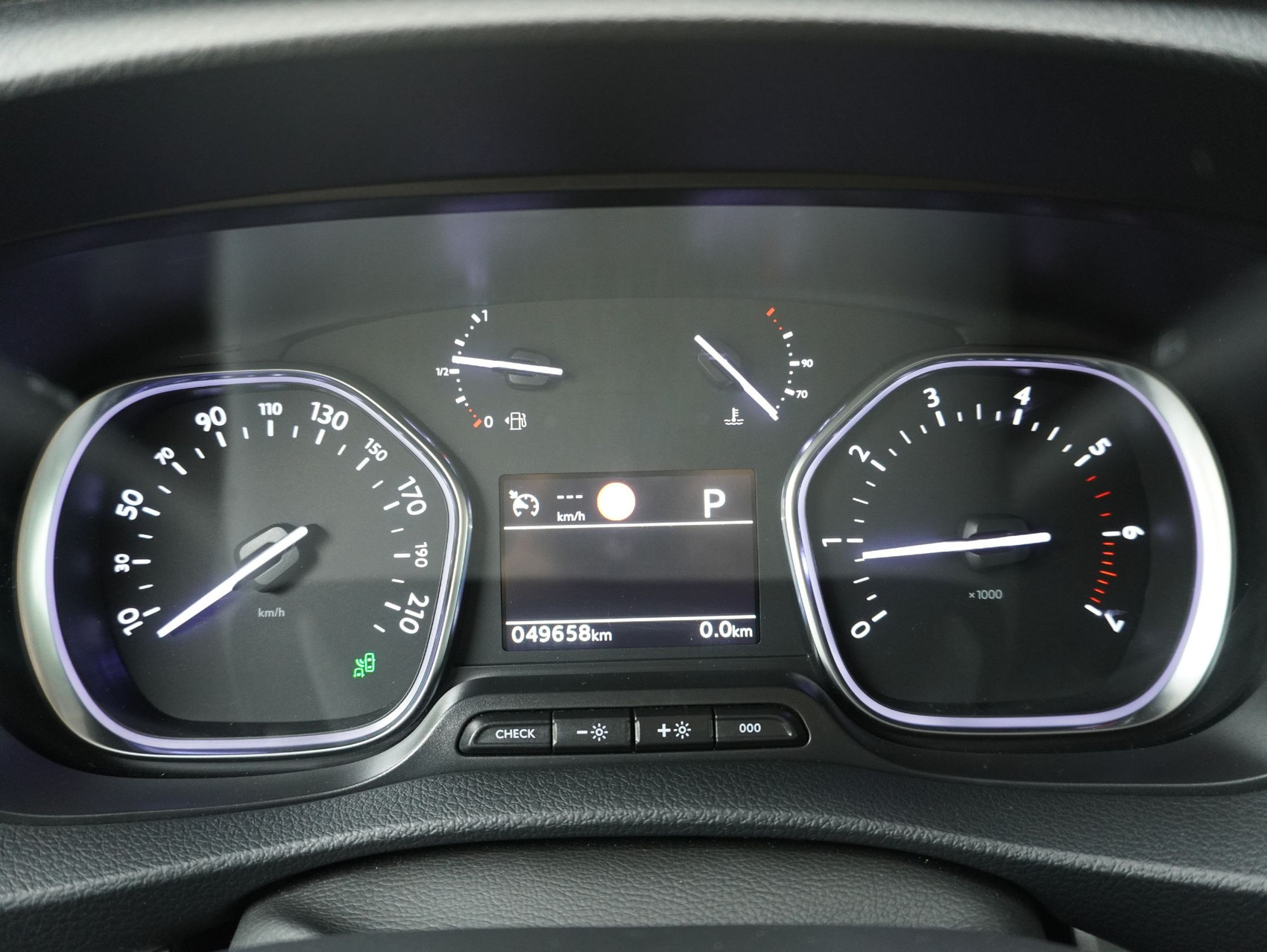 PEUGEOT Traveller Standard 2.0 BlueHDi Allure