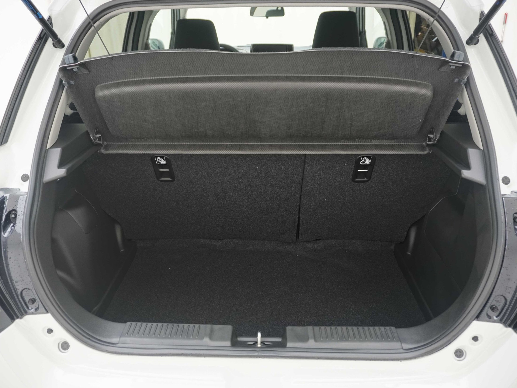 SUZUKI Swift 1.2 Sakura Top Hybrid 4×4