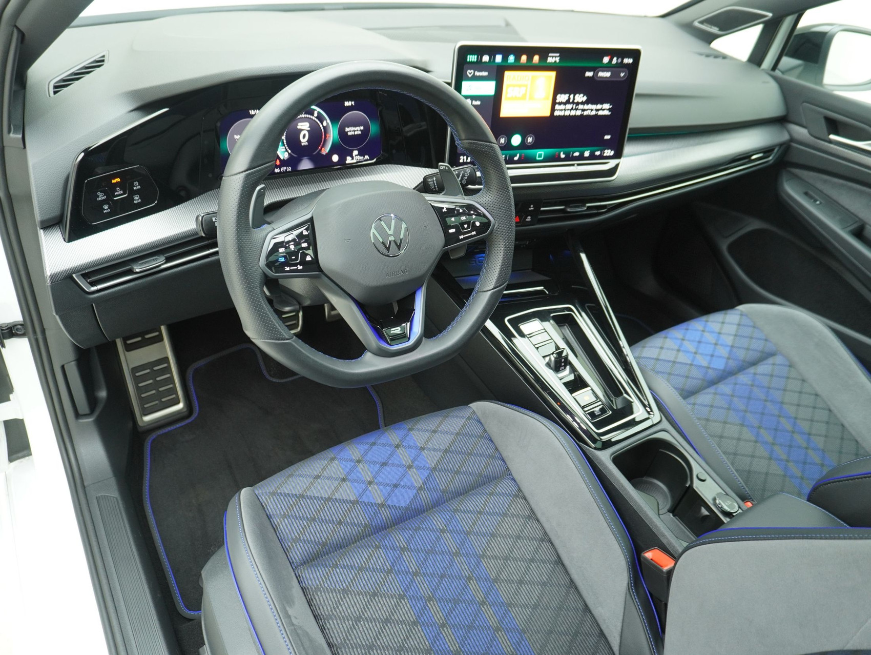 VW Golf 8.5 2.0 TSI DSG R Black Edition 4Motion (2025)