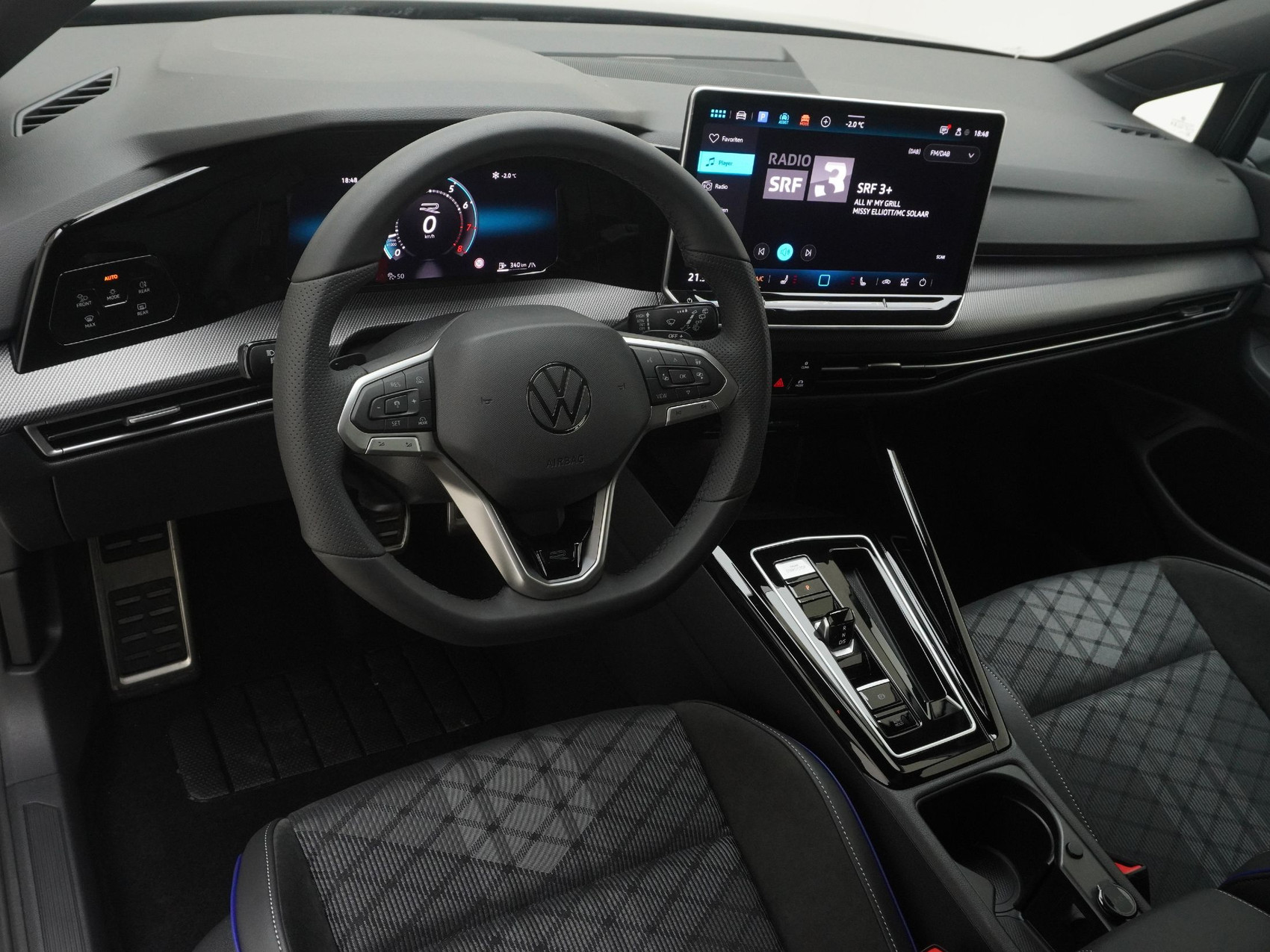 VW Golf VIII 1.5 eTSI R-Line DSG